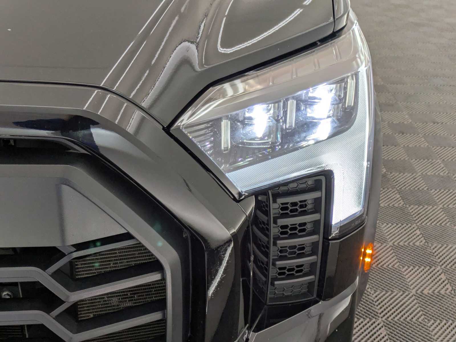 Thumbnail: 2025 Toyota Tundra - 9