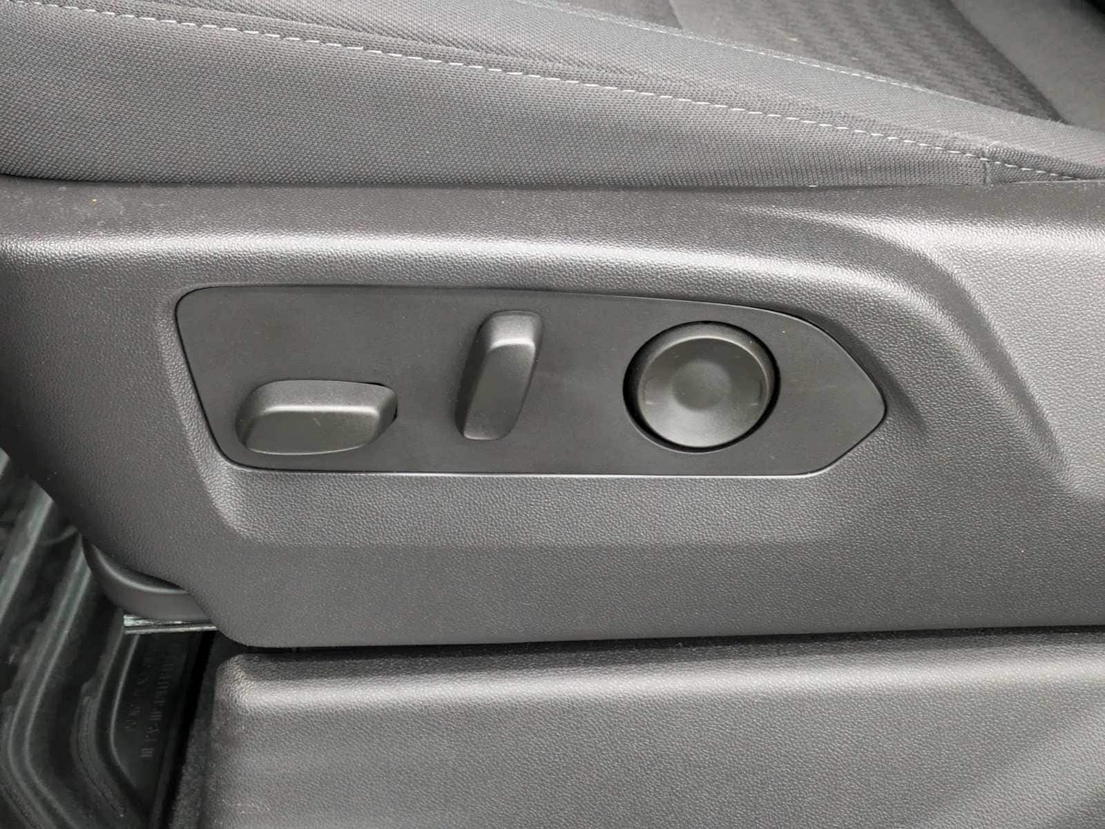 Thumbnail: 2024 GMC Sierra 2500 - 19