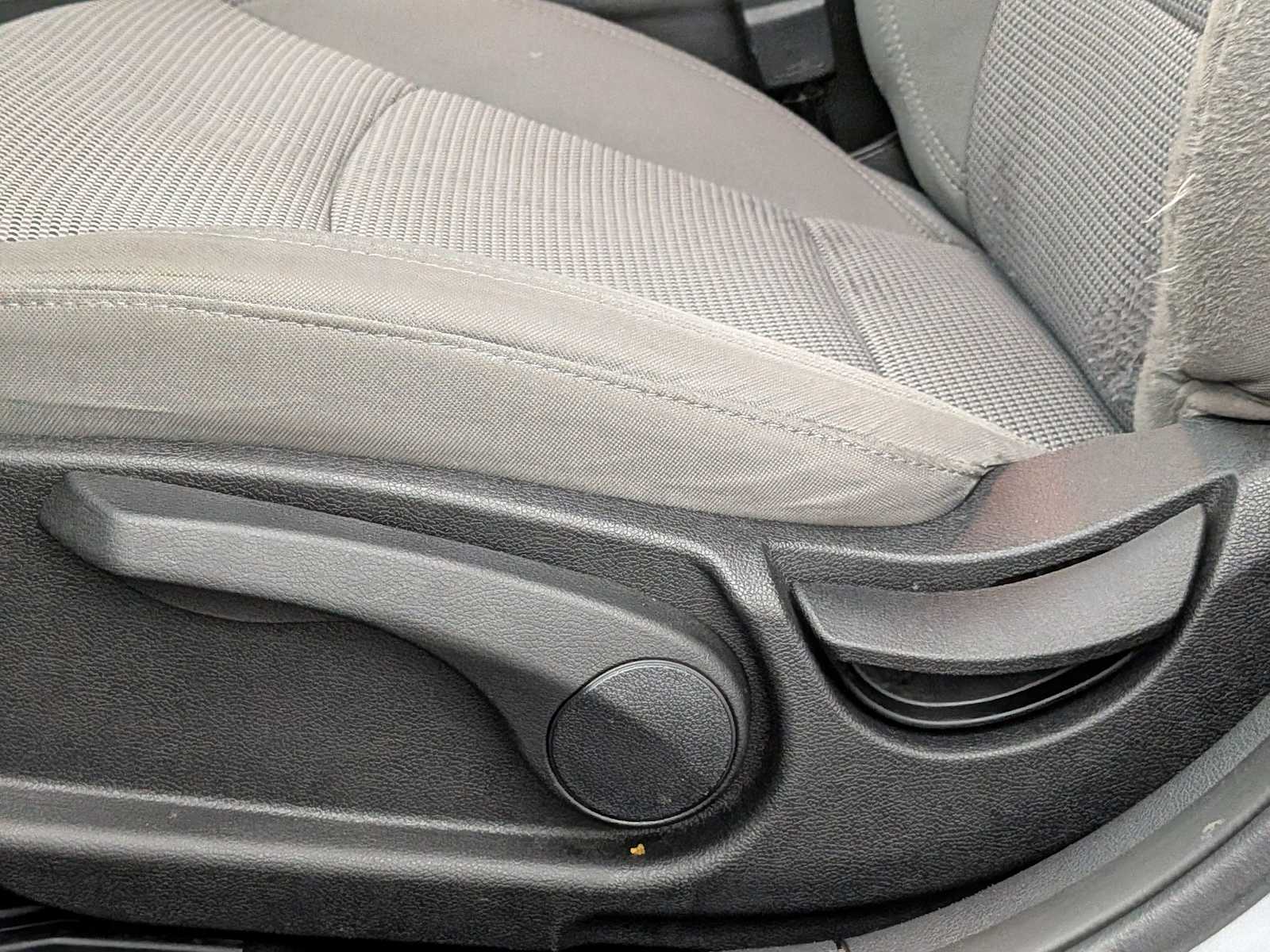 Thumbnail: 2011 Hyundai Sonata - 17