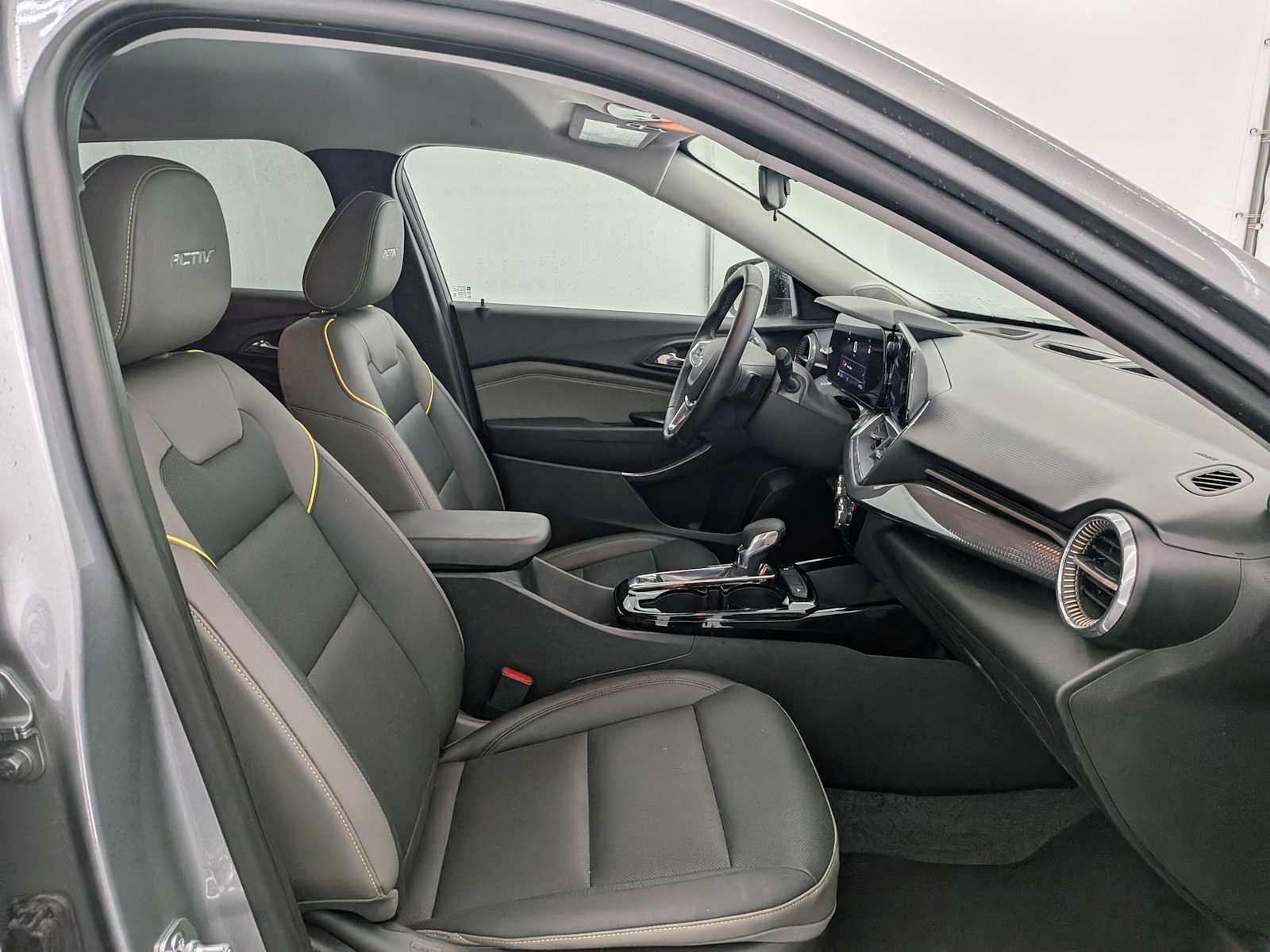 Thumbnail: 2025 Chevrolet Trax - 22