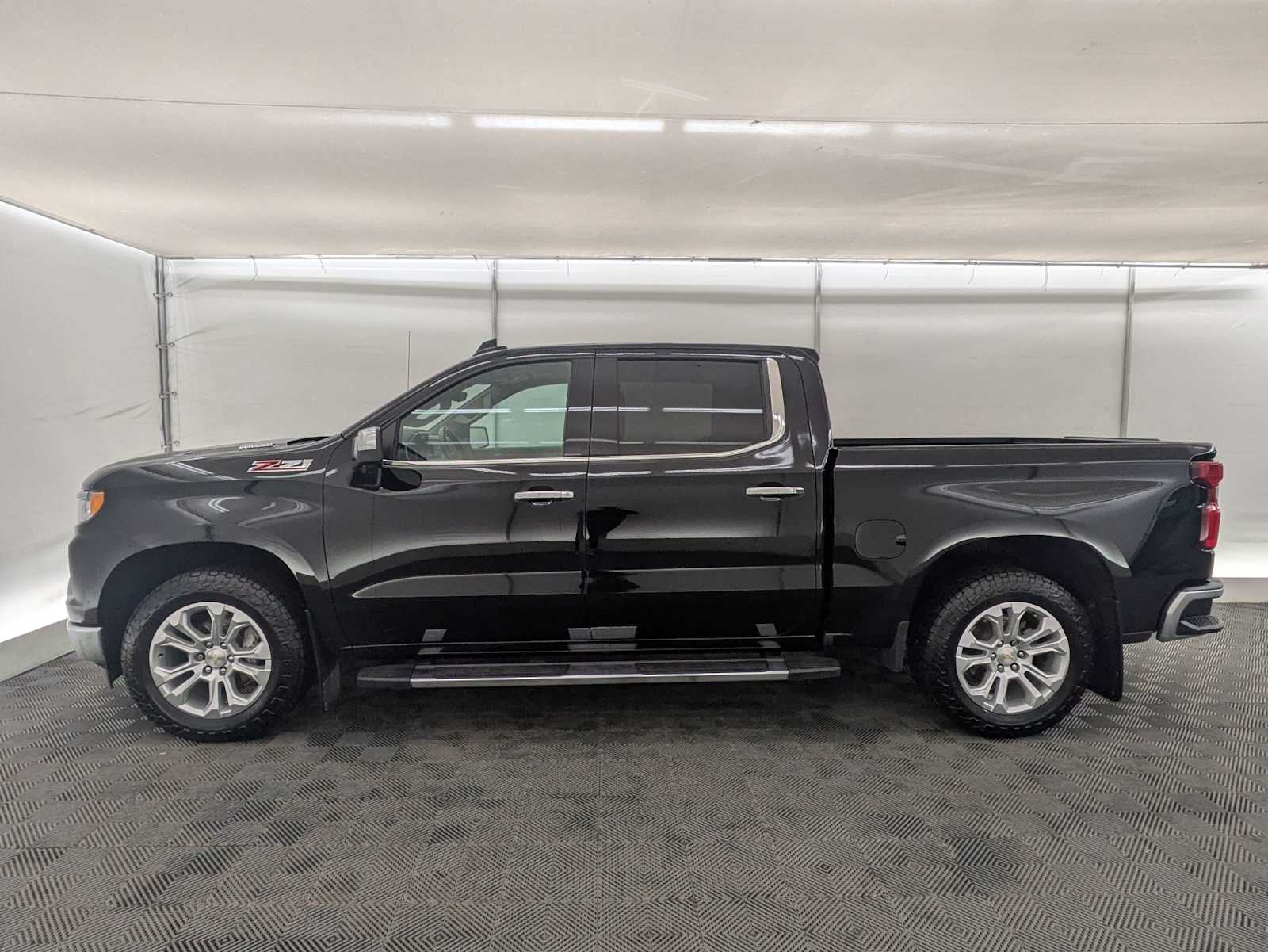 Thumbnail: 2024 Chevrolet Silverado 1500 - 3