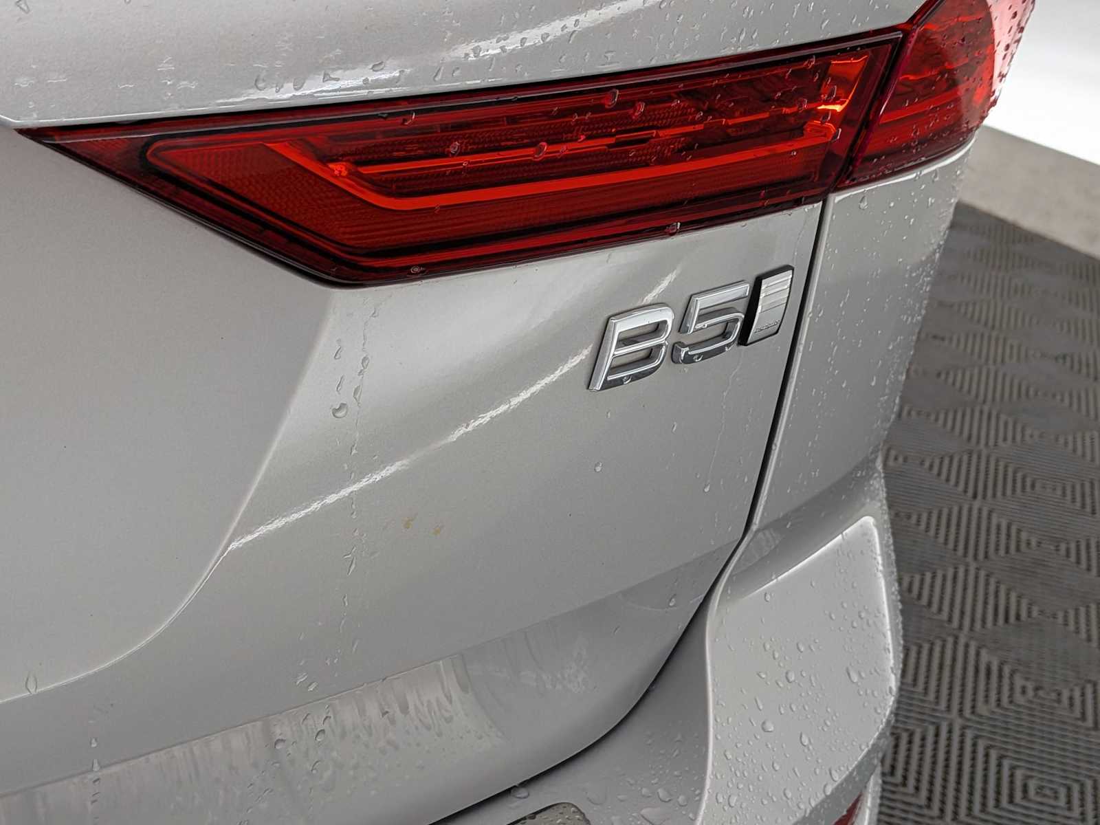 Thumbnail: 2022 Volvo XC60 - 13