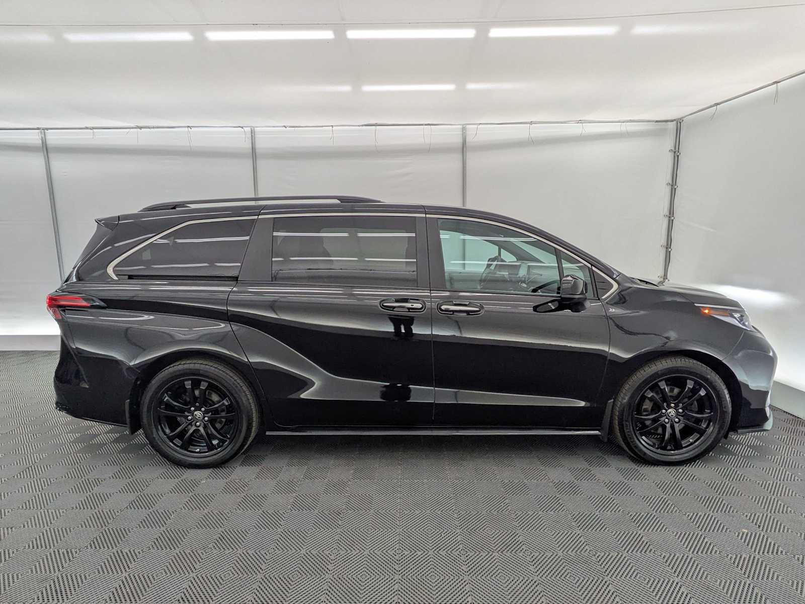 Thumbnail: 2024 Toyota Sienna - 7