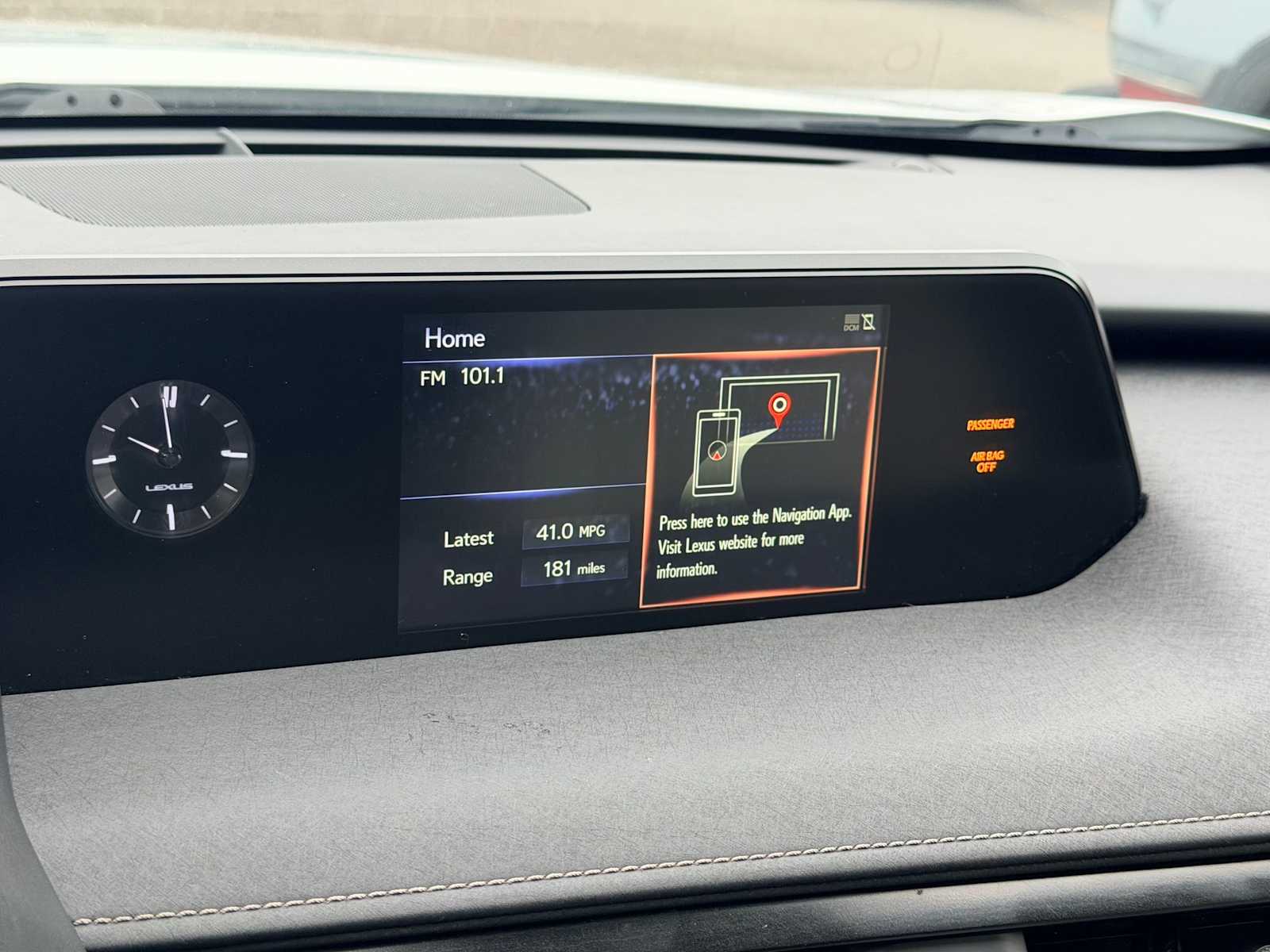 Thumbnail: 2019 Lexus UX - 30