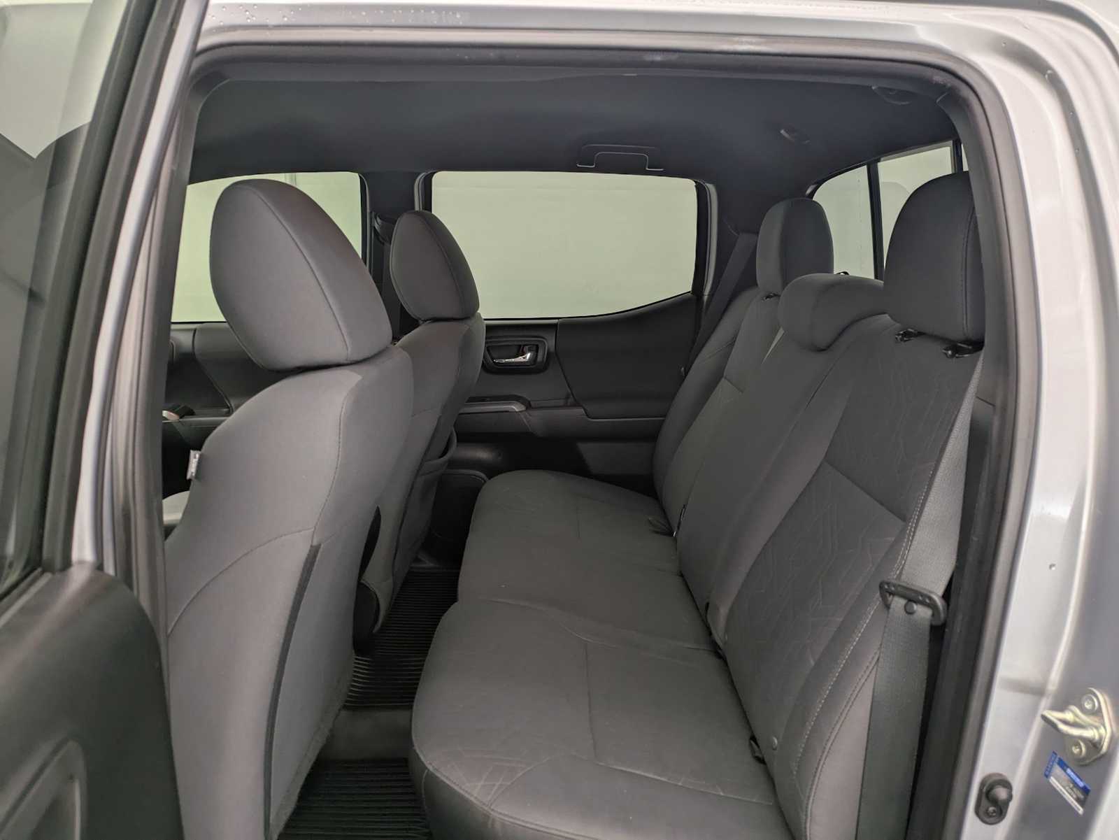 Thumbnail: 2019 Toyota Tacoma - 21