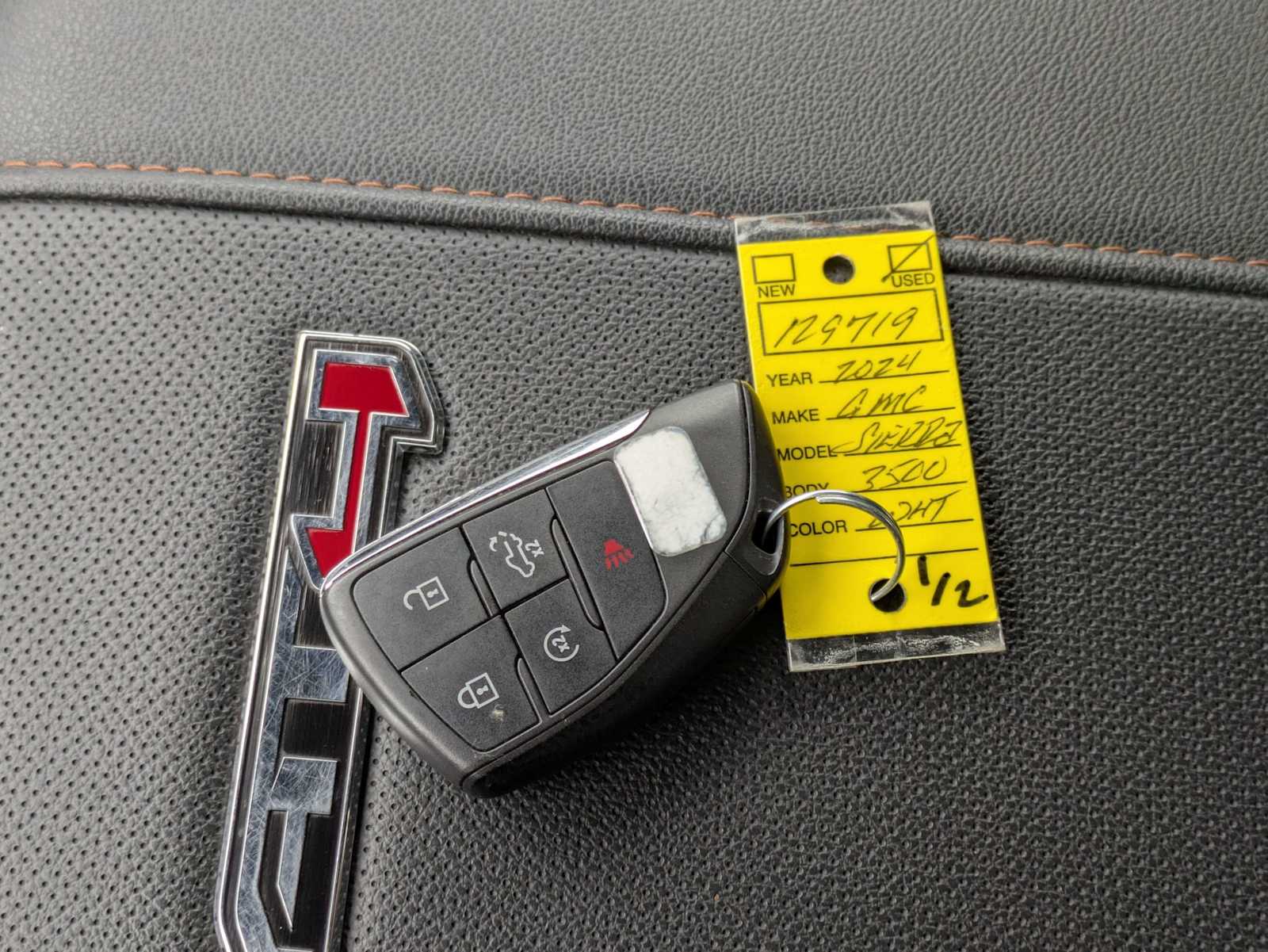 Thumbnail: 2024 GMC Sierra 3500 - 35