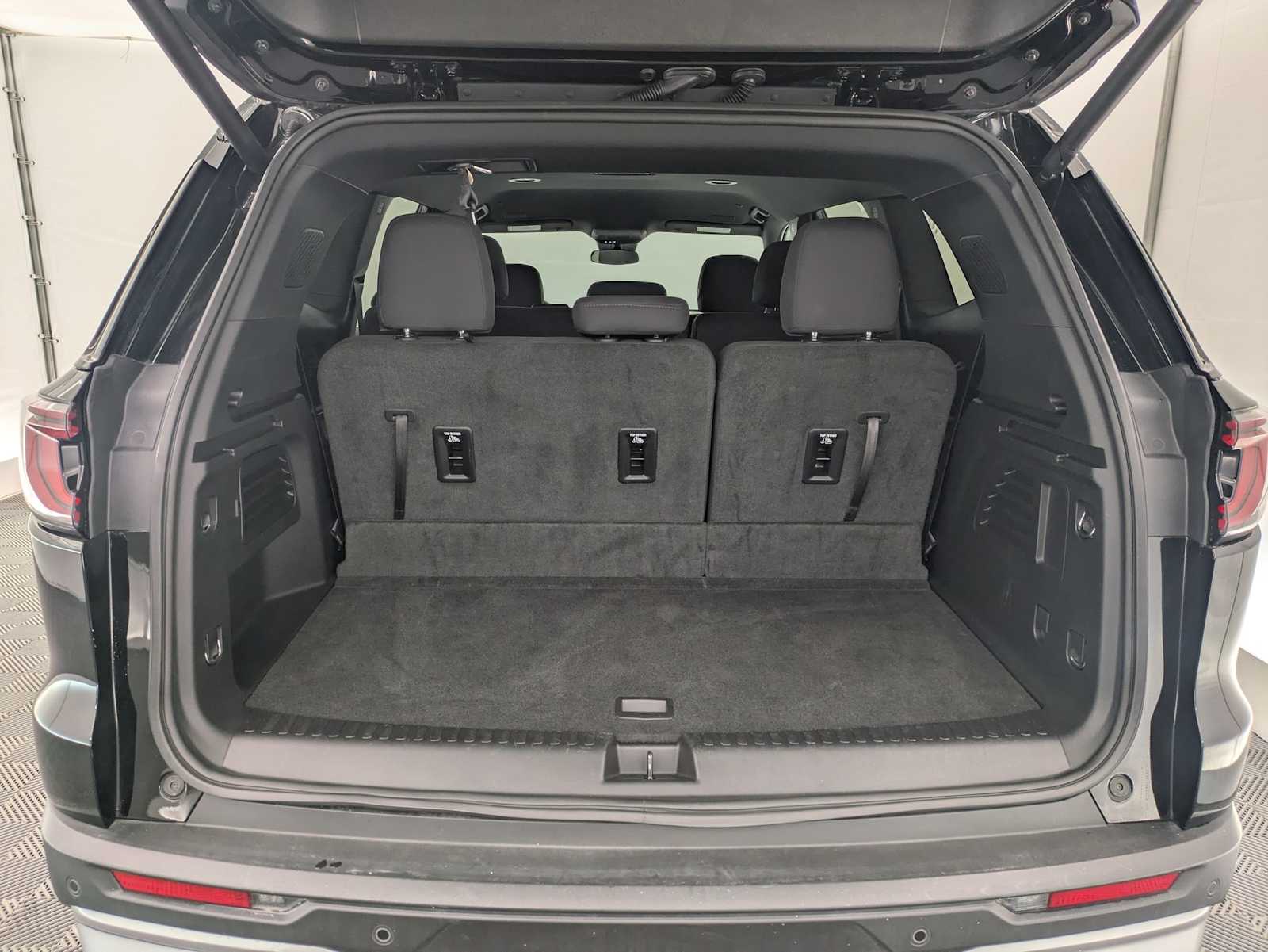 Thumbnail: 2025 GMC Acadia - 32