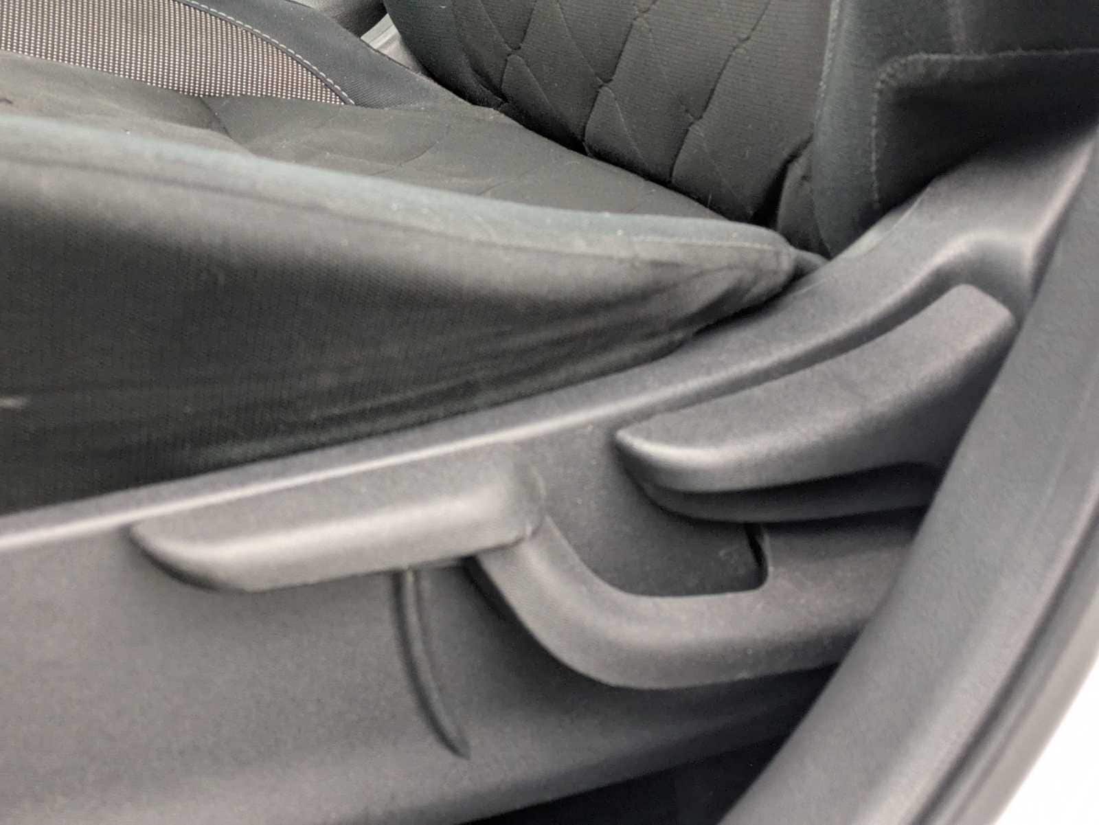 Thumbnail: 2018 Nissan Kicks - 17