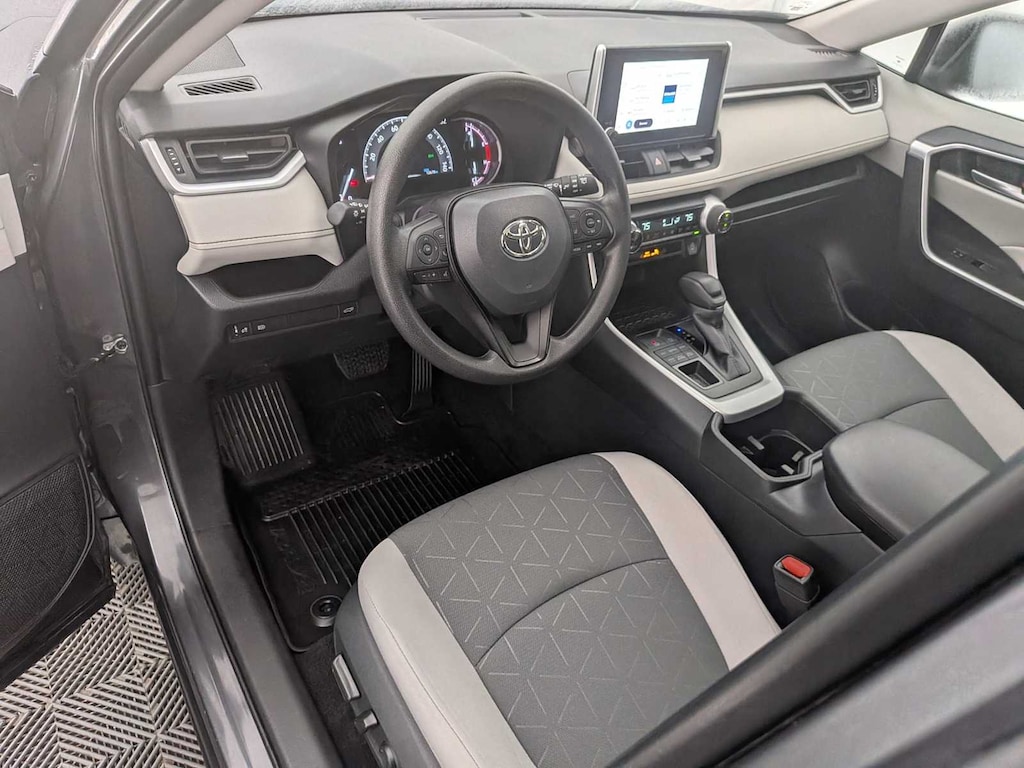 Used 2025 Toyota RAV4 XLE SUV
