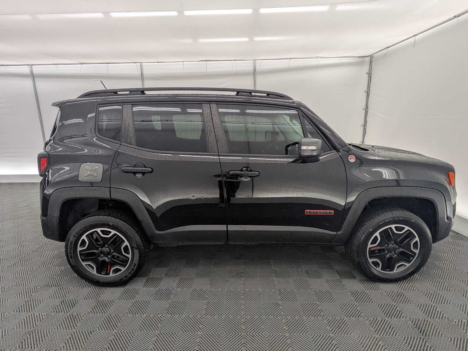 Thumbnail: 2016 Jeep Renegade - 7