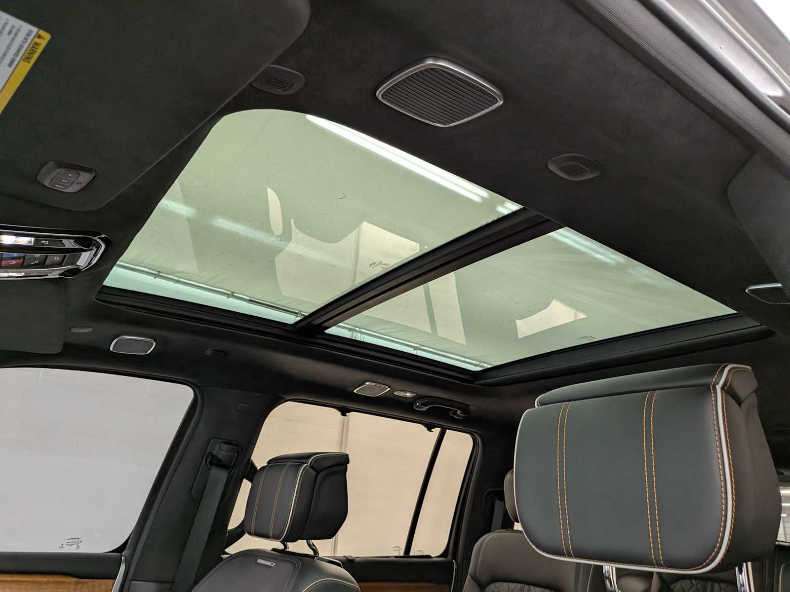 Thumbnail: 2023 Jeep Grand Wagoneer - 19
