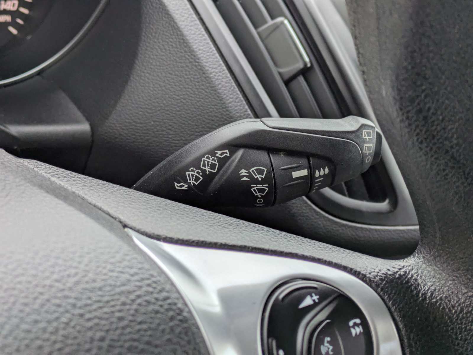 Thumbnail: 2015 Ford Escape - 26