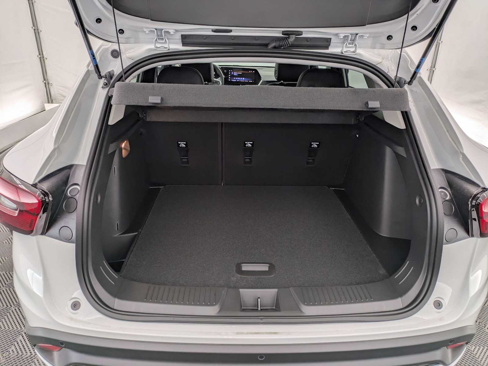 Thumbnail: 2026 Chevrolet Trax - 31