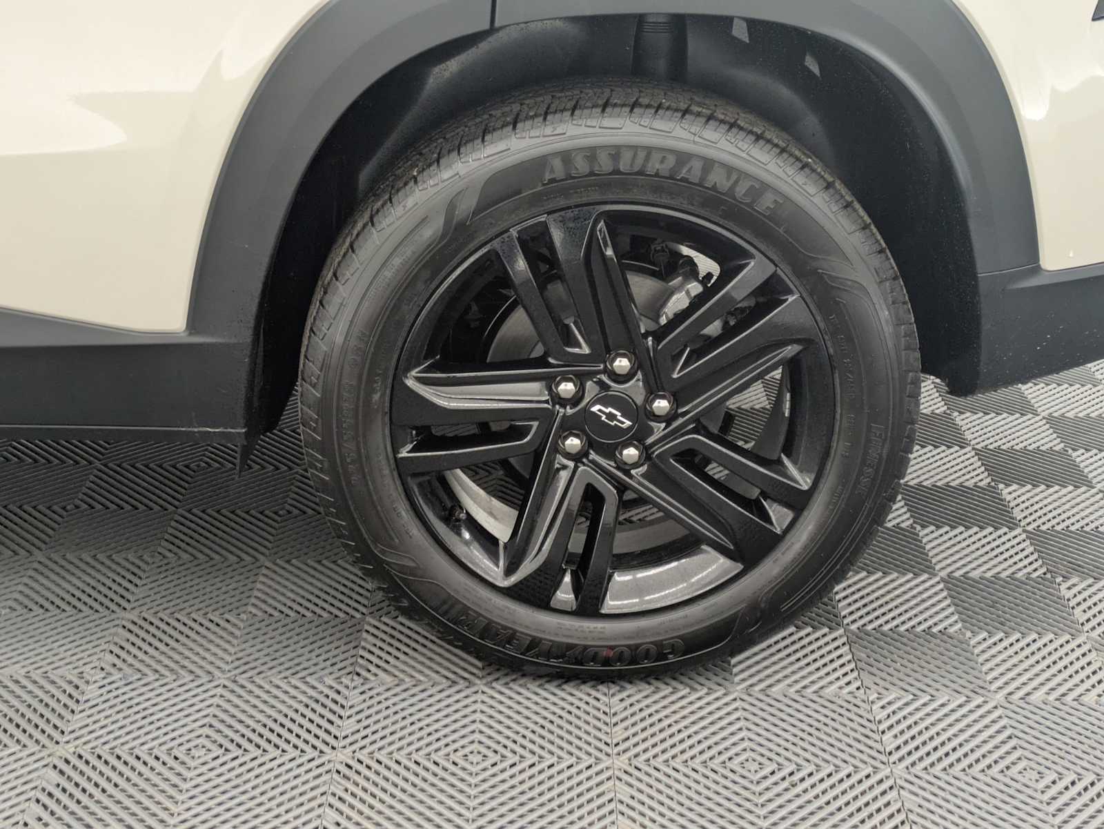 Thumbnail: 2026 Chevrolet Trax - 14