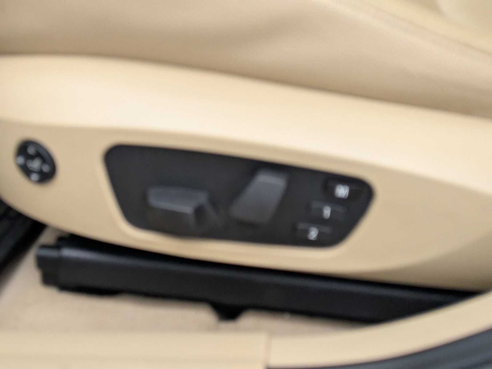 Thumbnail: 2014 BMW X1 - 19