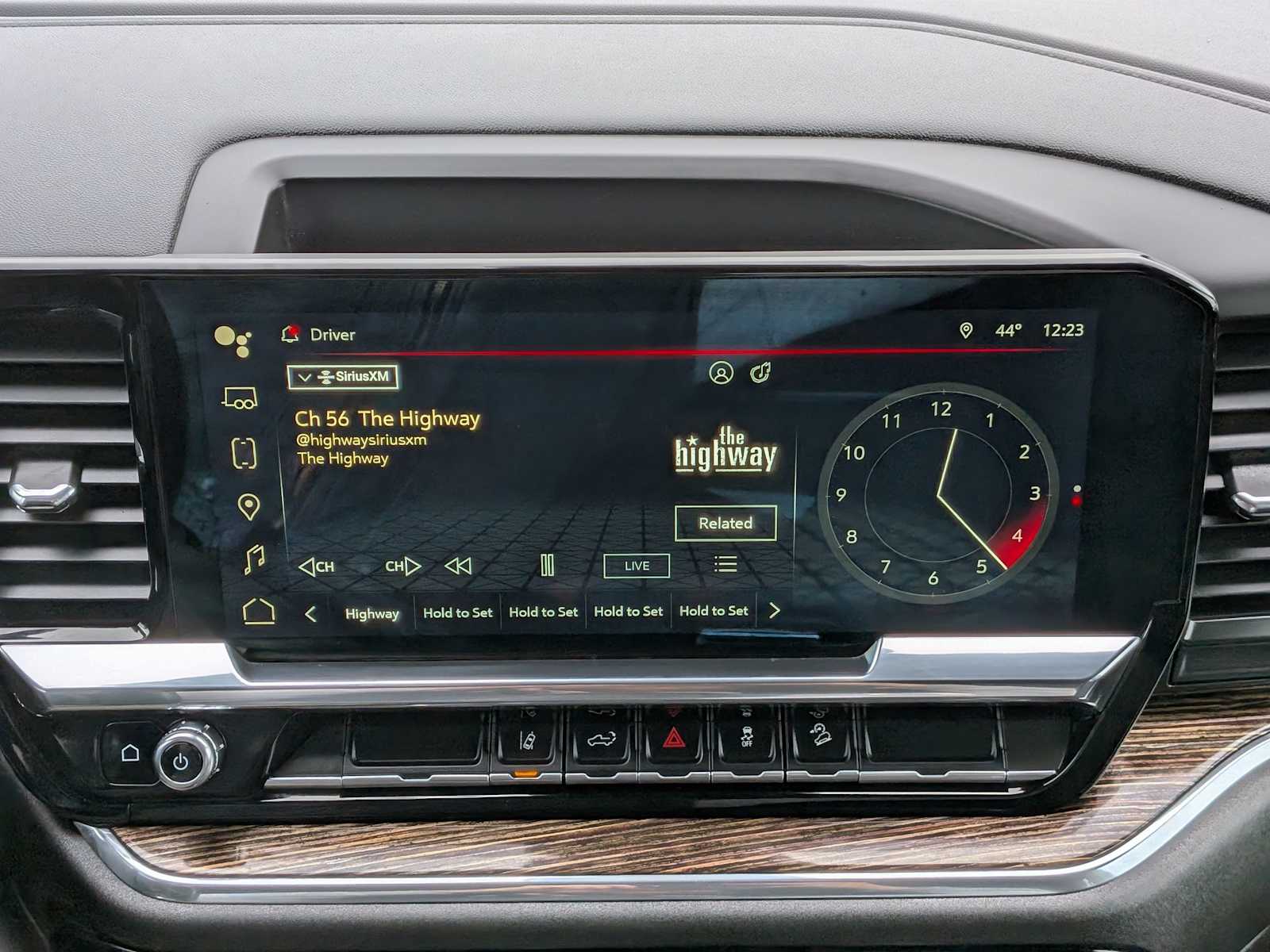 Thumbnail: 2024 GMC Sierra 3500 - 28