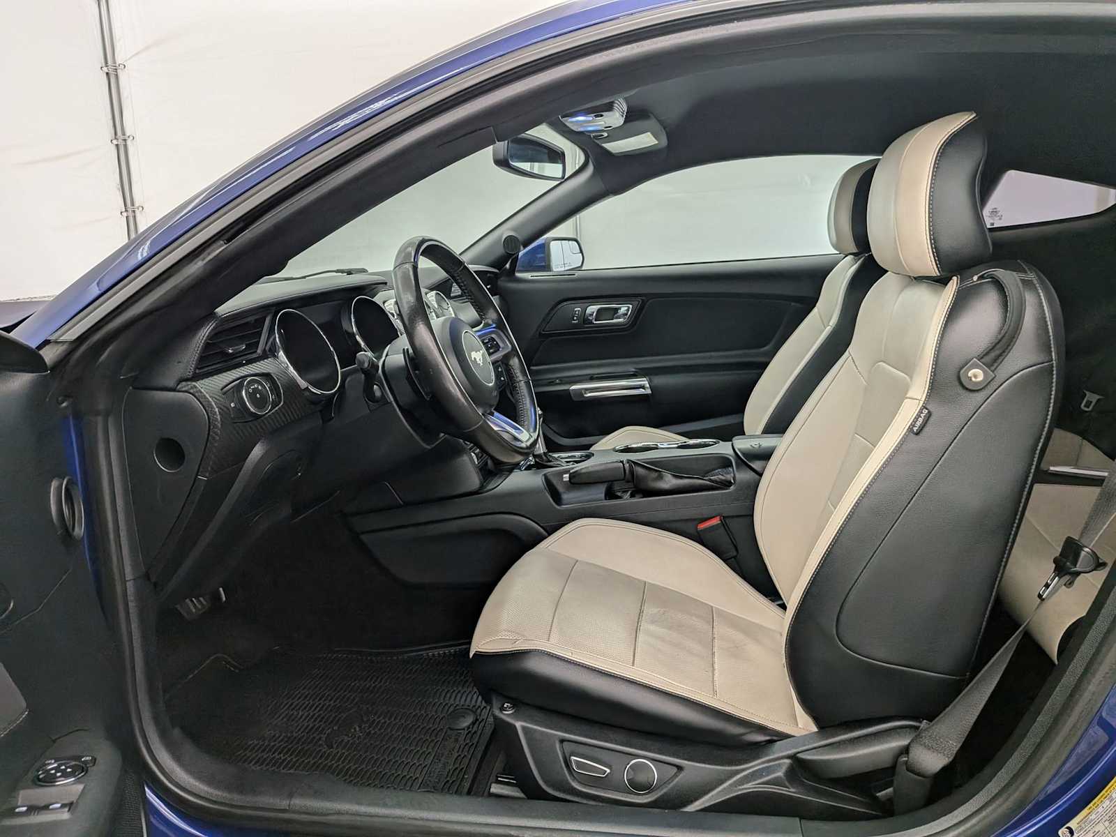 Thumbnail: 2016 Ford Mustang - 15