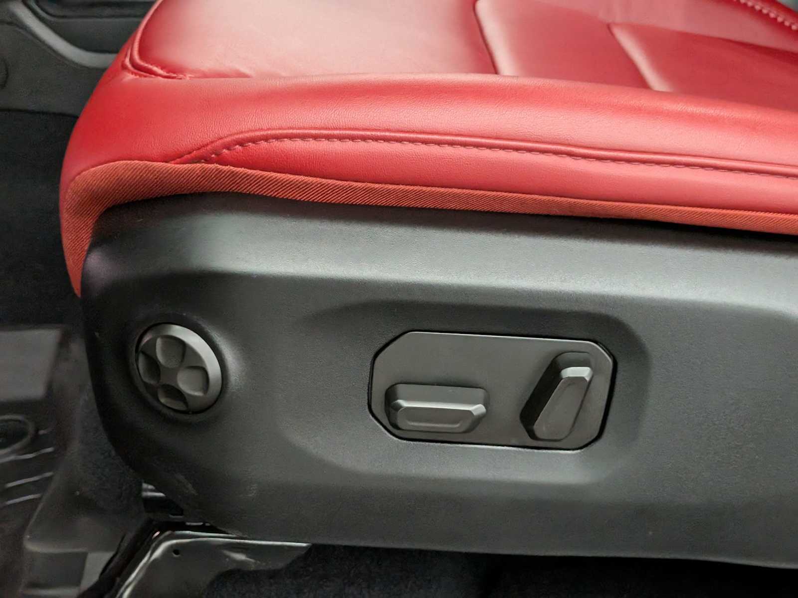 Thumbnail: 2024 Jeep Wrangler - 19