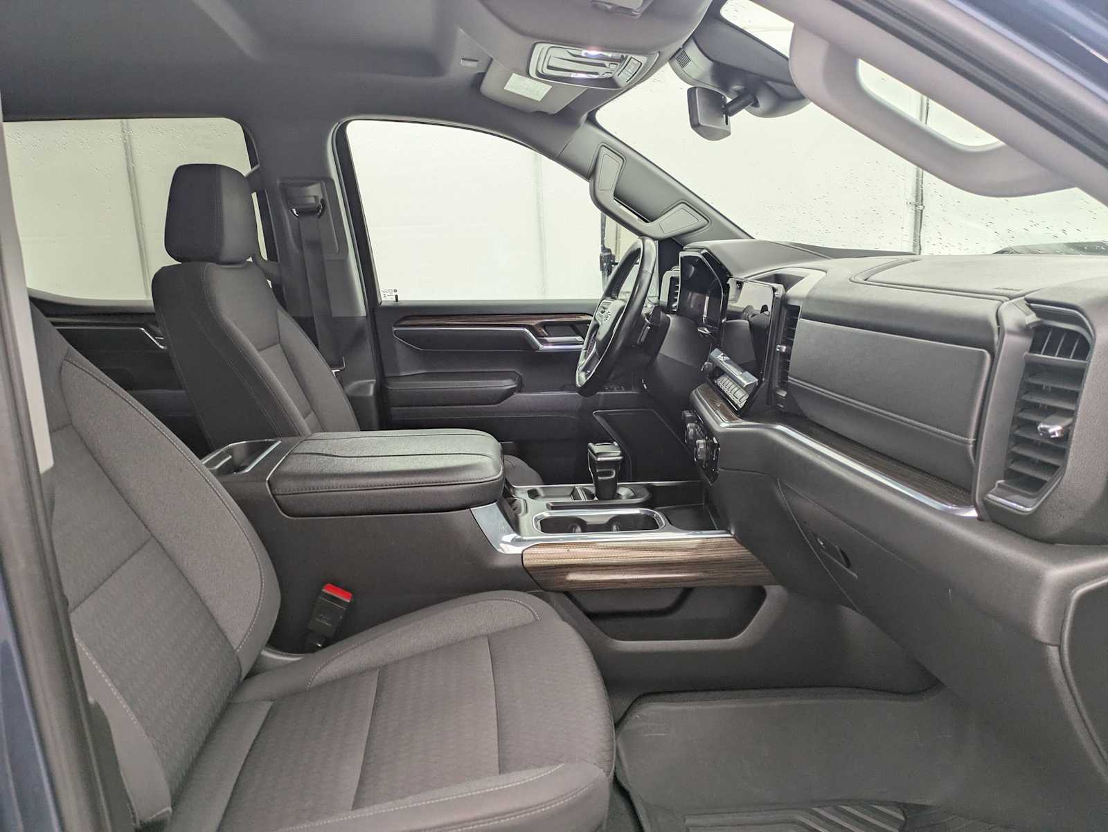 Thumbnail: 2023 Chevrolet Silverado 1500 - 23