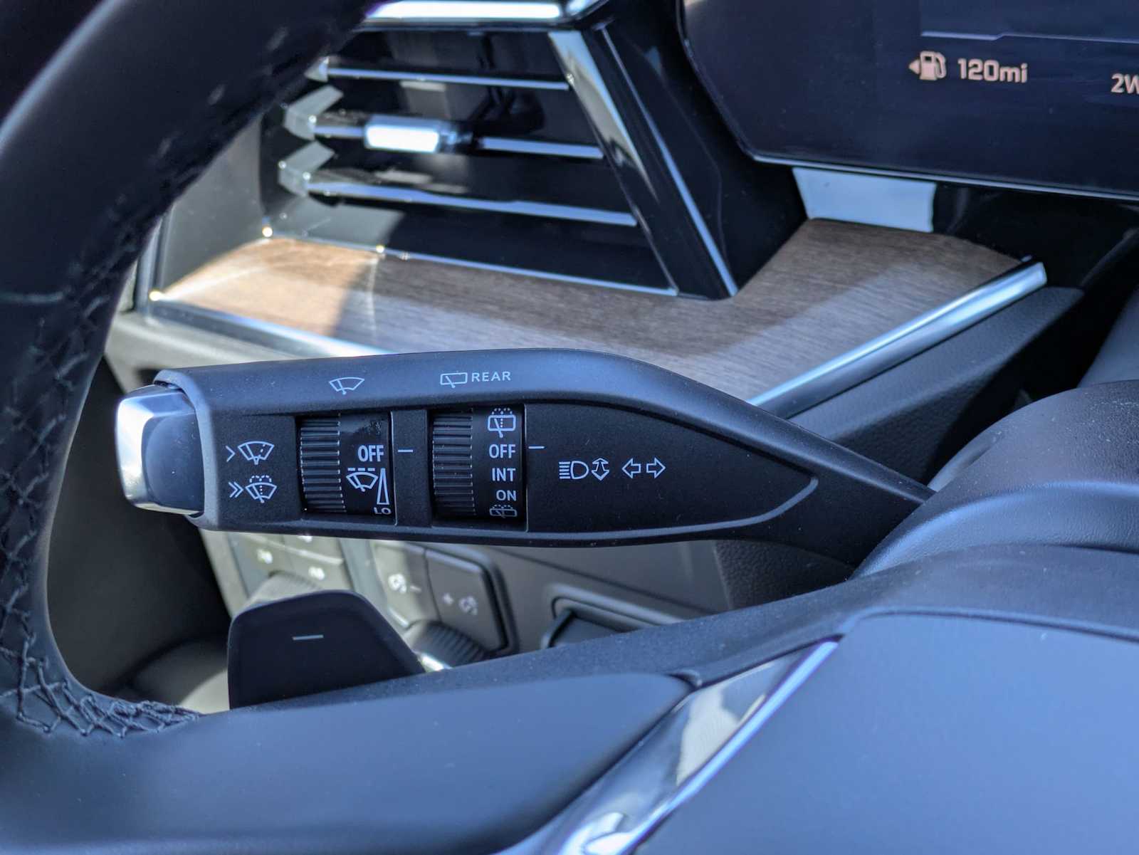 Thumbnail: 2026 Chevrolet Suburban - 27