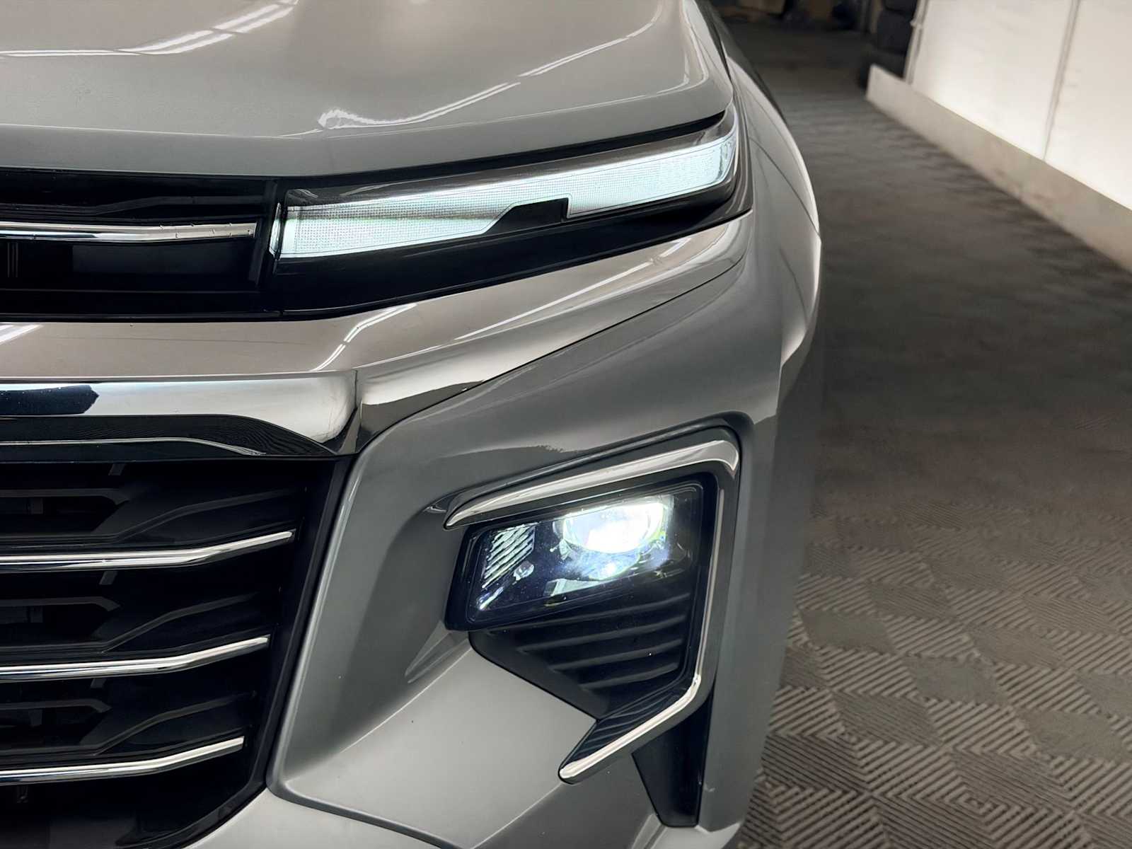 Thumbnail: 2025 Chevrolet Traverse - 10