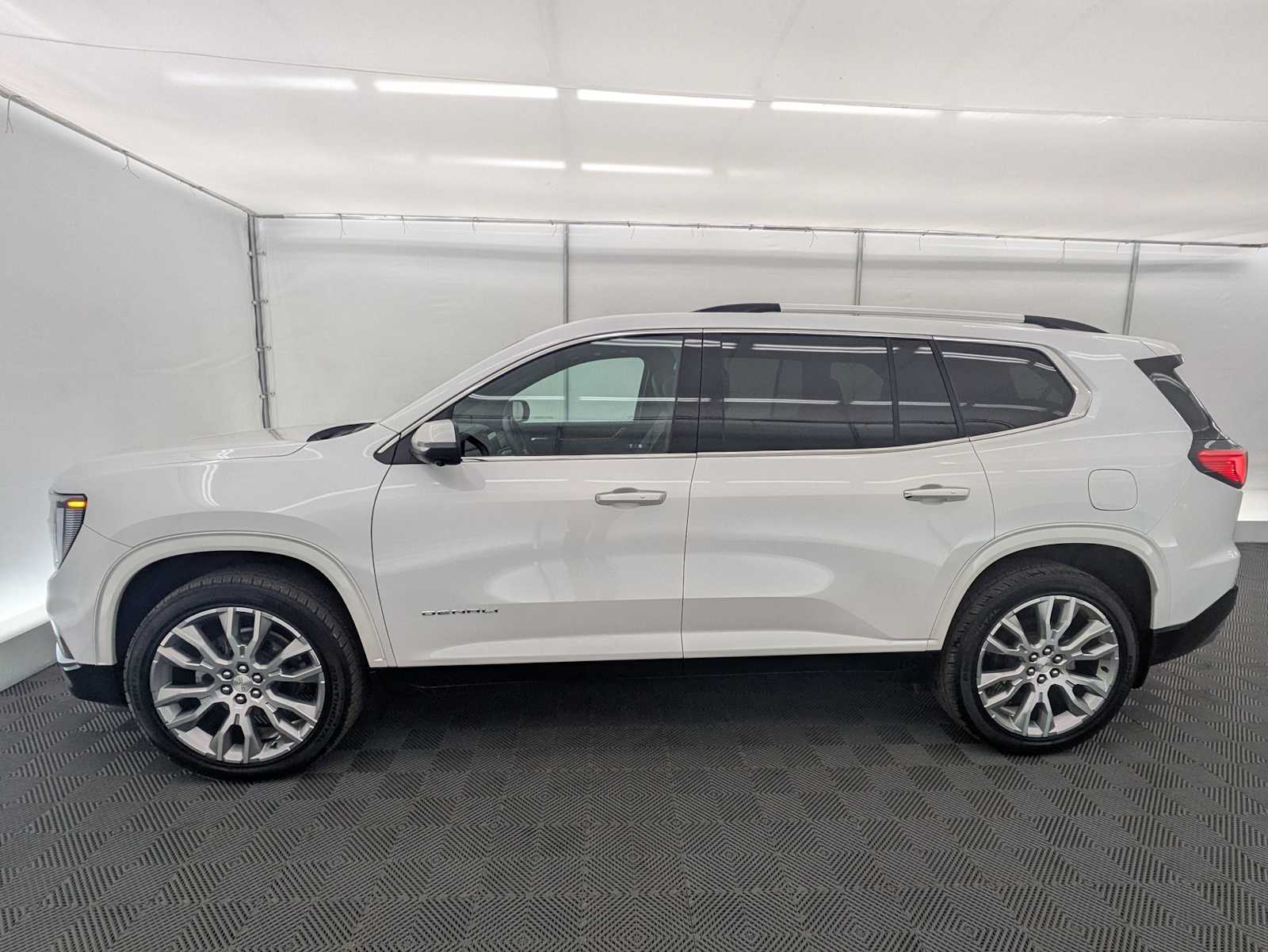 Thumbnail: 2024 GMC Acadia - 3