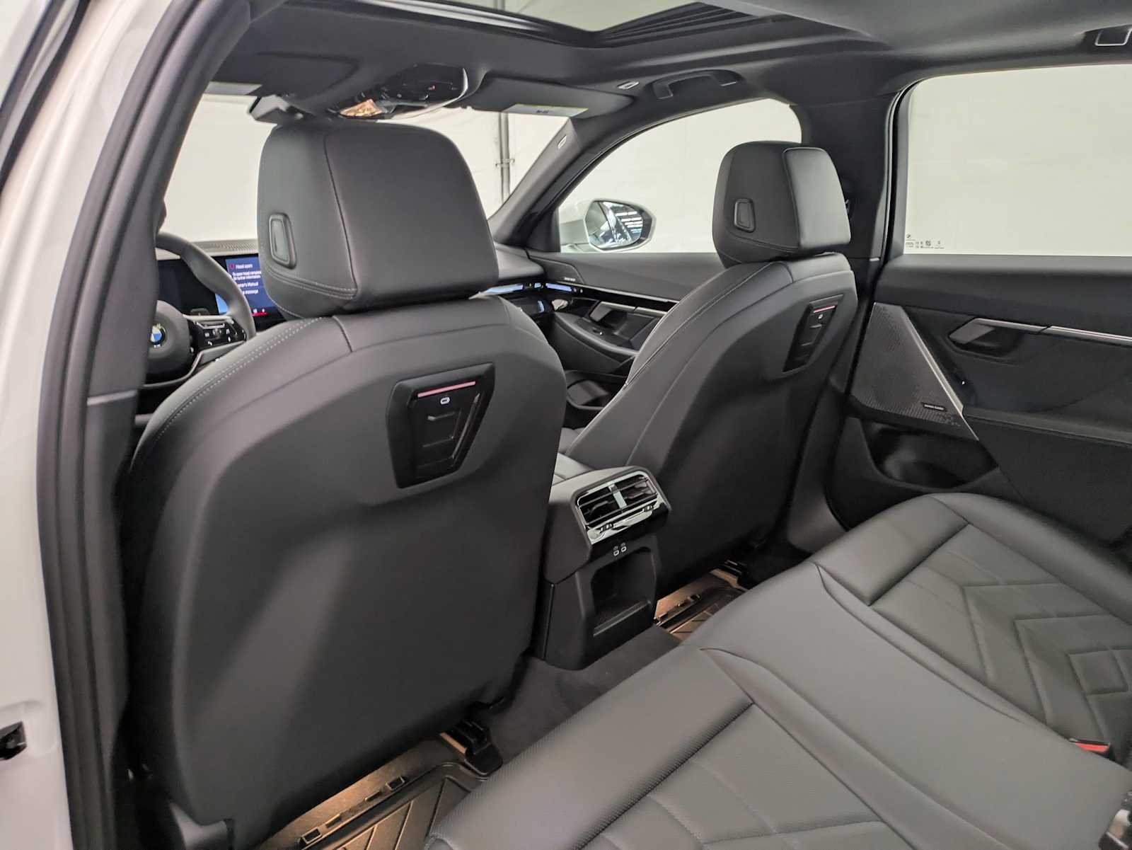 Thumbnail: 2025 BMW 5 Series - 19