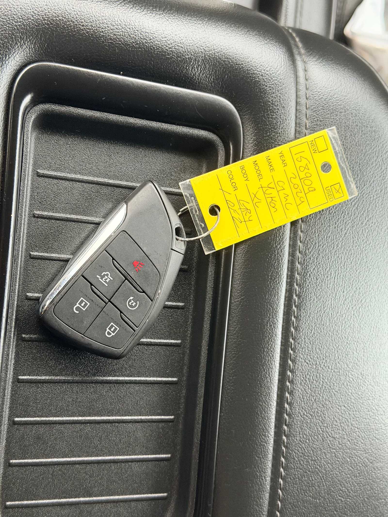 Thumbnail: 2024 GMC Yukon XL - 33