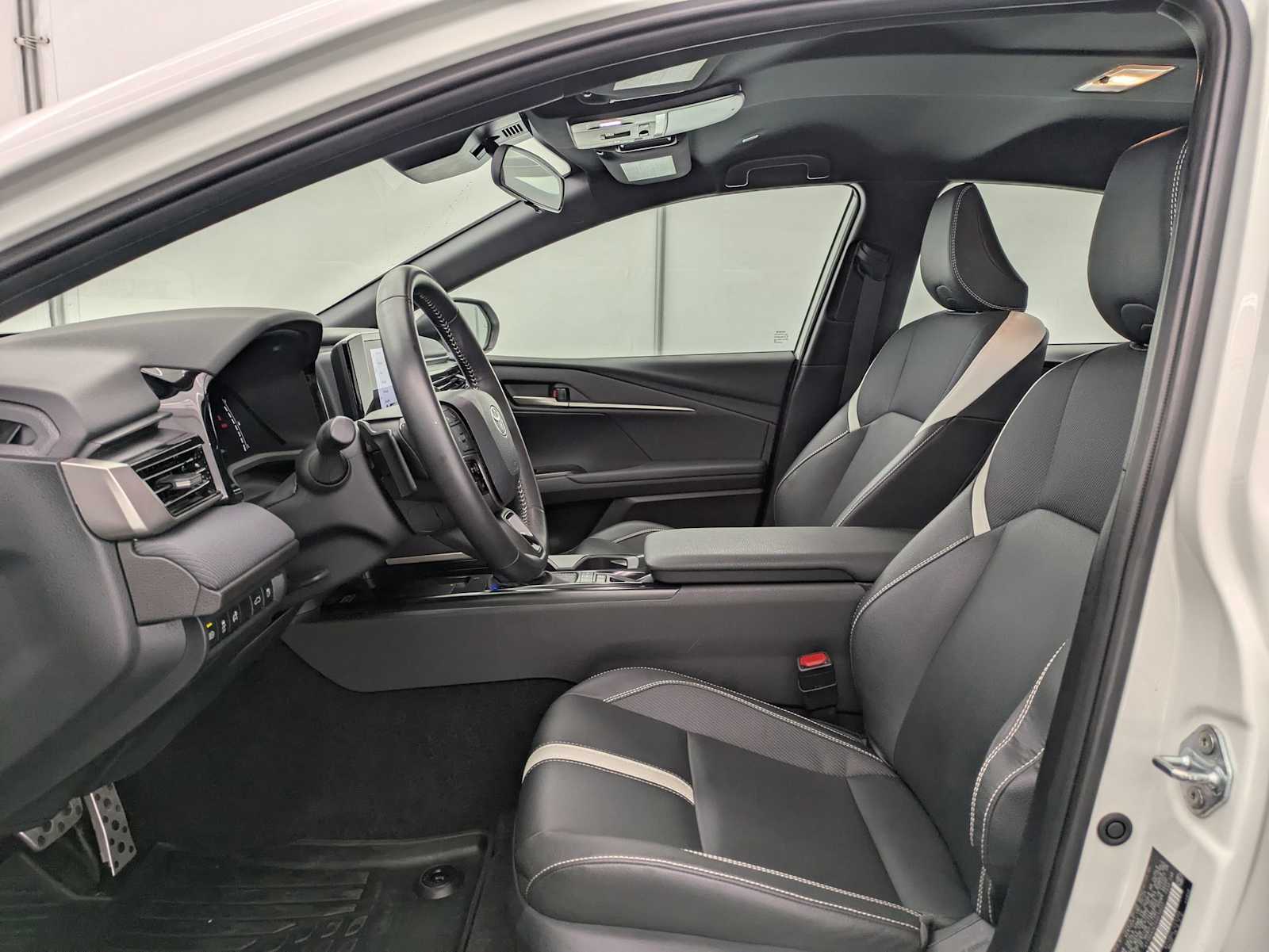 Thumbnail: 2025 Toyota Camry - 17