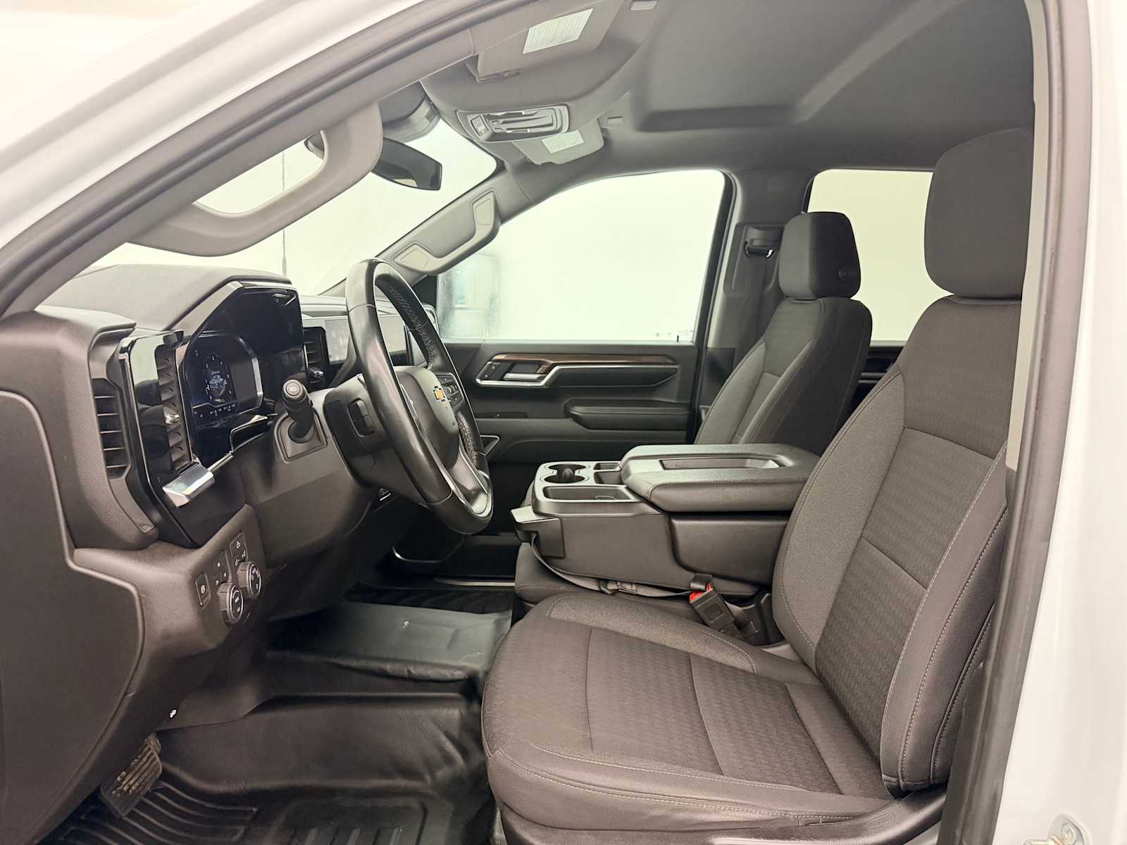 Thumbnail: 2024 Chevrolet Silverado 3500 - 18