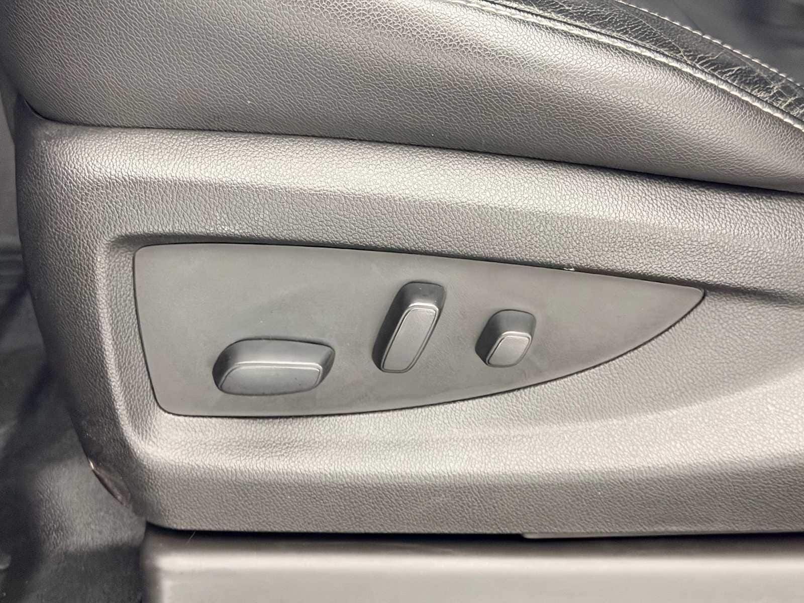 Thumbnail: 2018 Chevrolet Silverado 1500 - 19