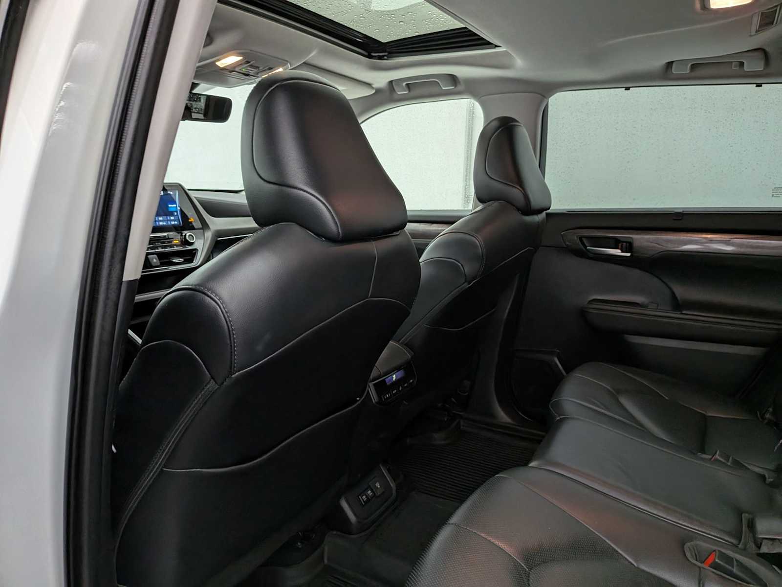 Thumbnail: 2021 Toyota Highlander - 19