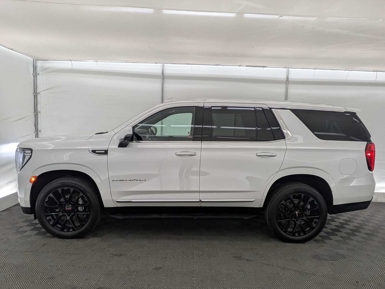 2022 GMC Yukon Denali 3