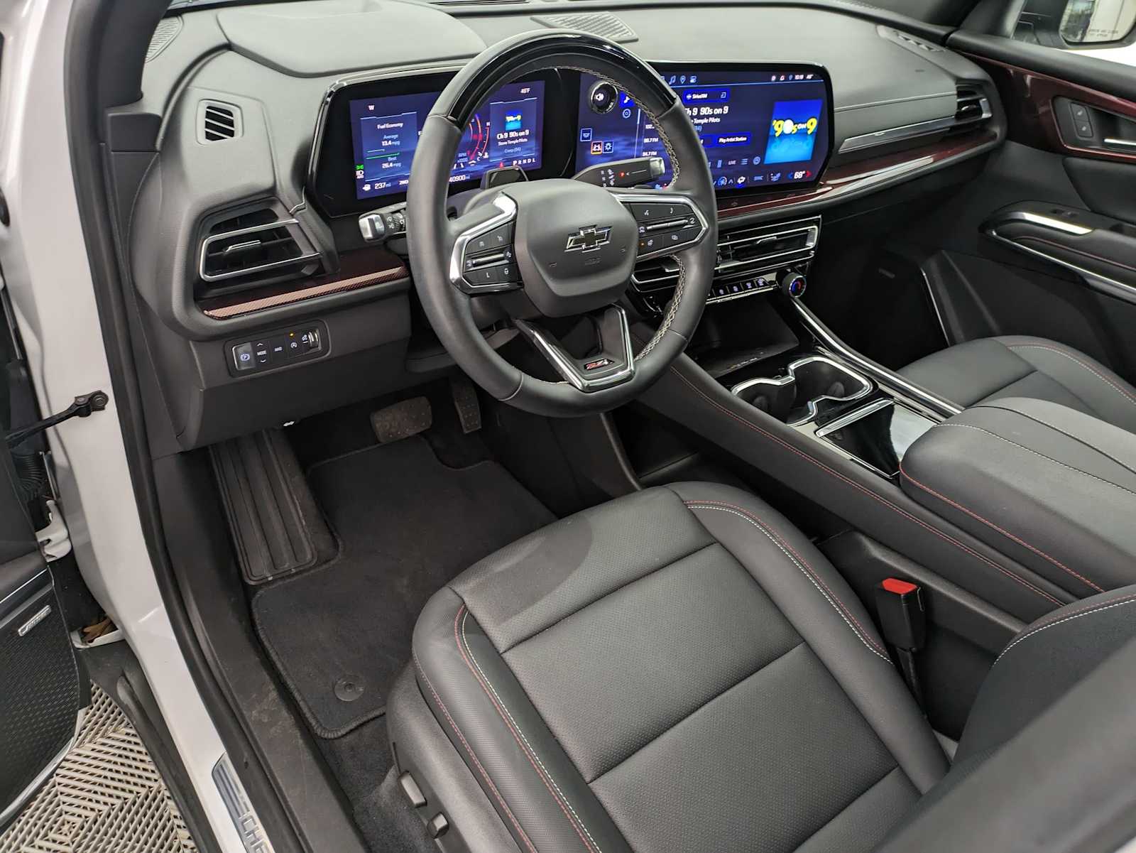 Thumbnail: 2024 Chevrolet Traverse - 2