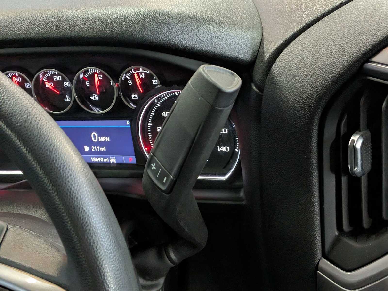 Thumbnail: 2022 Chevrolet Silverado 1500 - 32