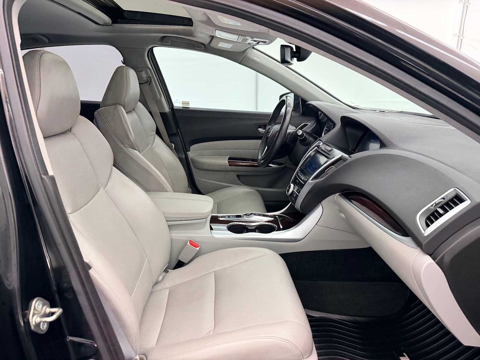 Thumbnail: 2015 Acura TLX - 22