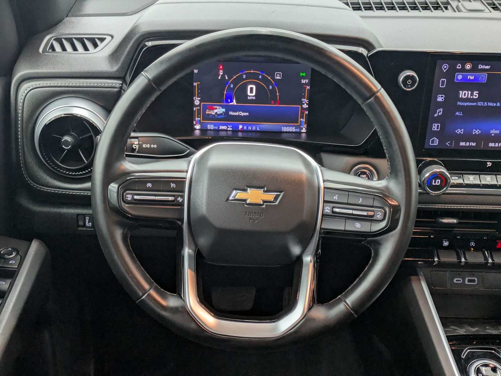 Thumbnail: 2023 Chevrolet Colorado - 25