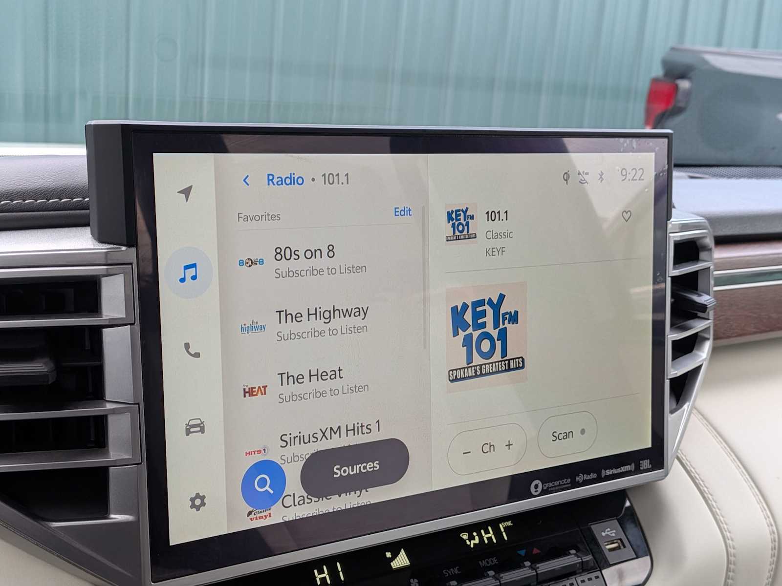 Thumbnail: 2022 Toyota Tundra - 32