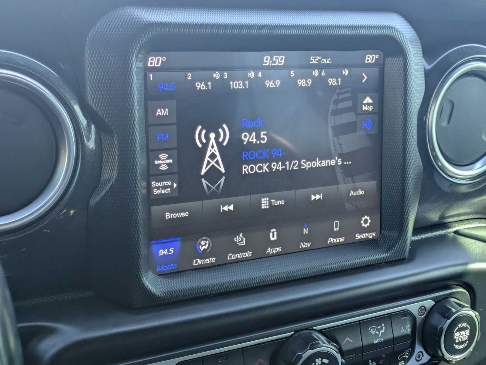Thumbnail: 2020 Jeep Wrangler - 30