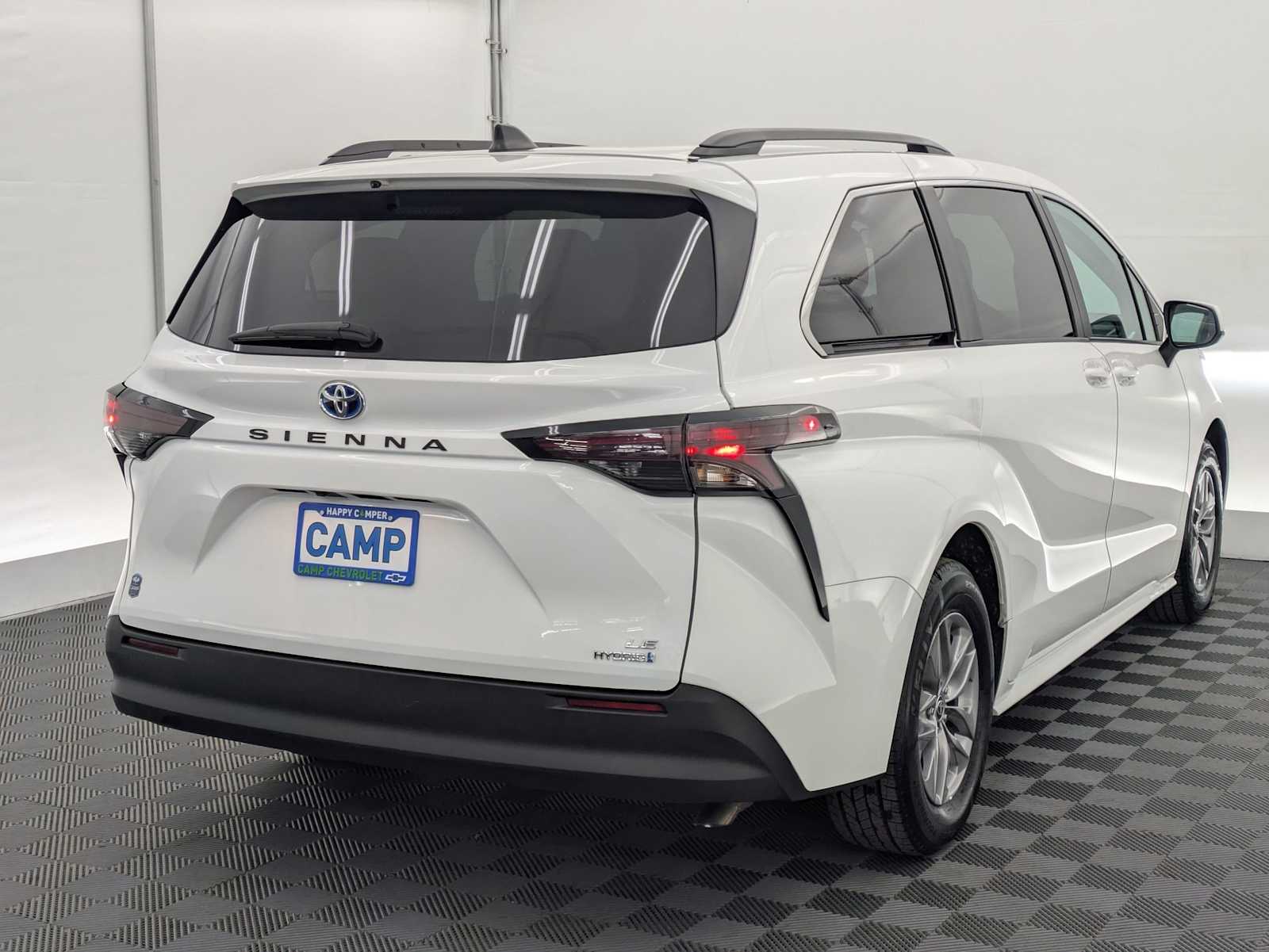 Thumbnail: 2024 Toyota Sienna - 6