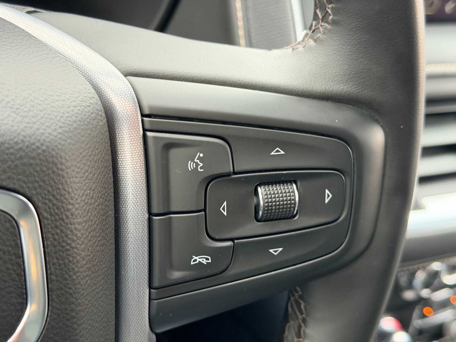 Thumbnail: 2024 GMC Yukon - 25