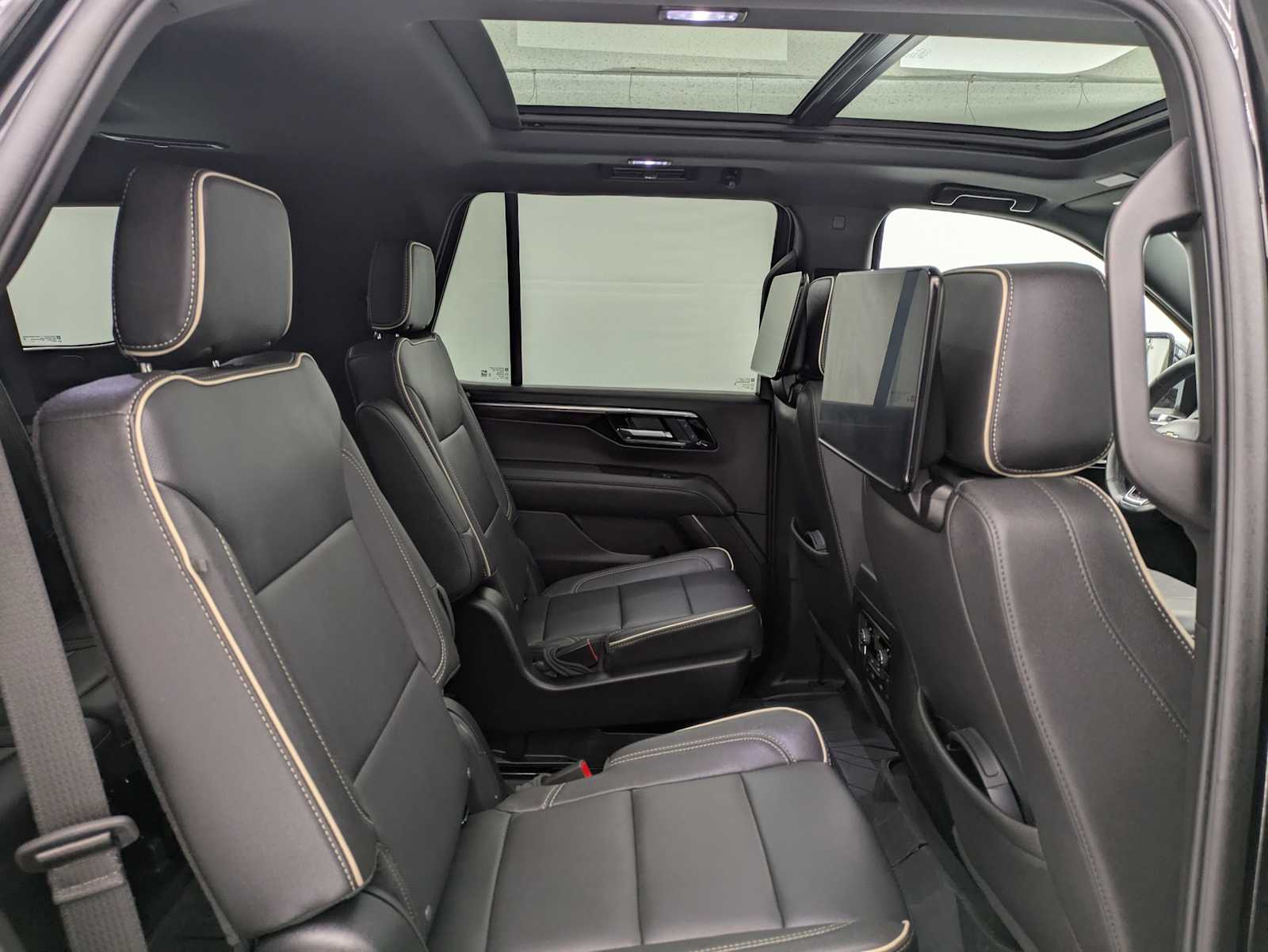 Thumbnail: 2025 Chevrolet Tahoe - 22