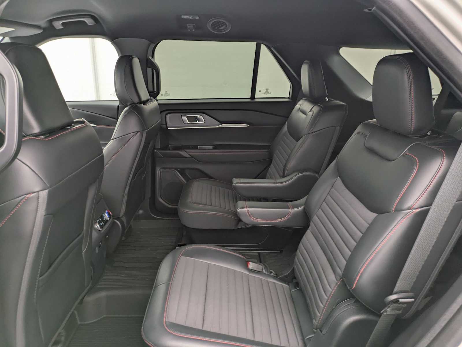 Thumbnail: 2025 Ford Explorer - 18