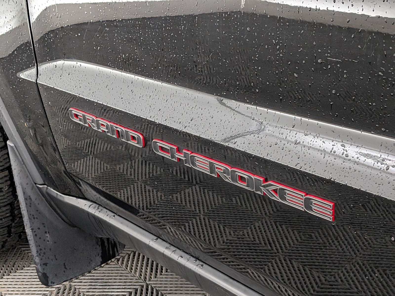 Thumbnail: 2017 Jeep Grand Cherokee - 12