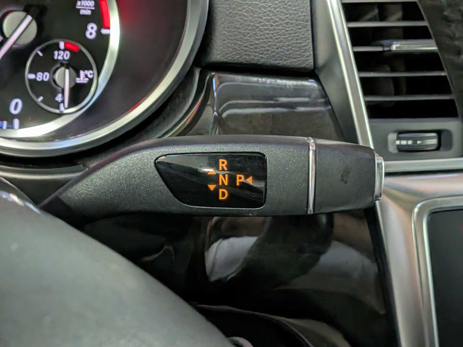 Thumbnail: 2015 Mercedes-Benz M-Class - 32