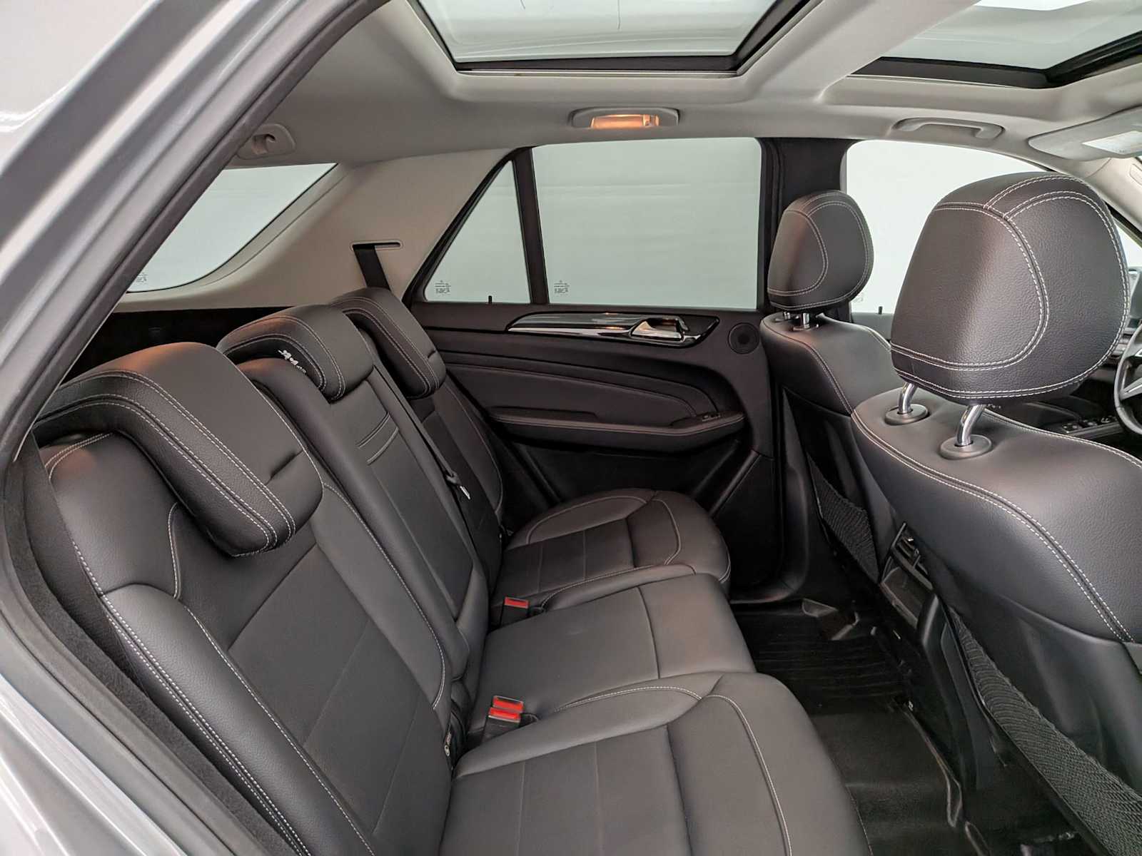 Thumbnail: 2015 Mercedes-Benz M-Class - 22