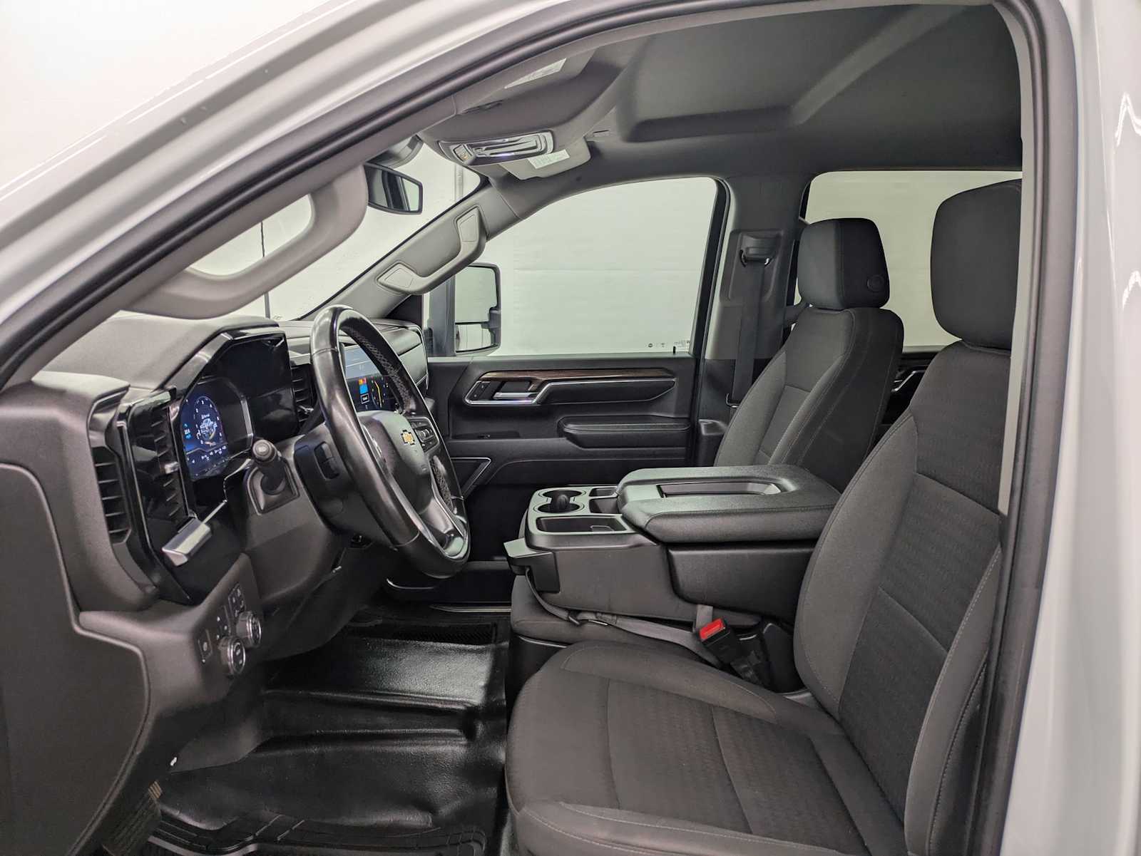 Thumbnail: 2024 Chevrolet Silverado 3500 - 19