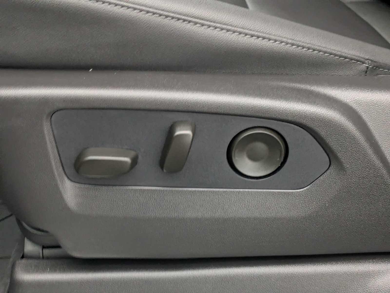 Thumbnail: 2026 Chevrolet Silverado 1500 - 19