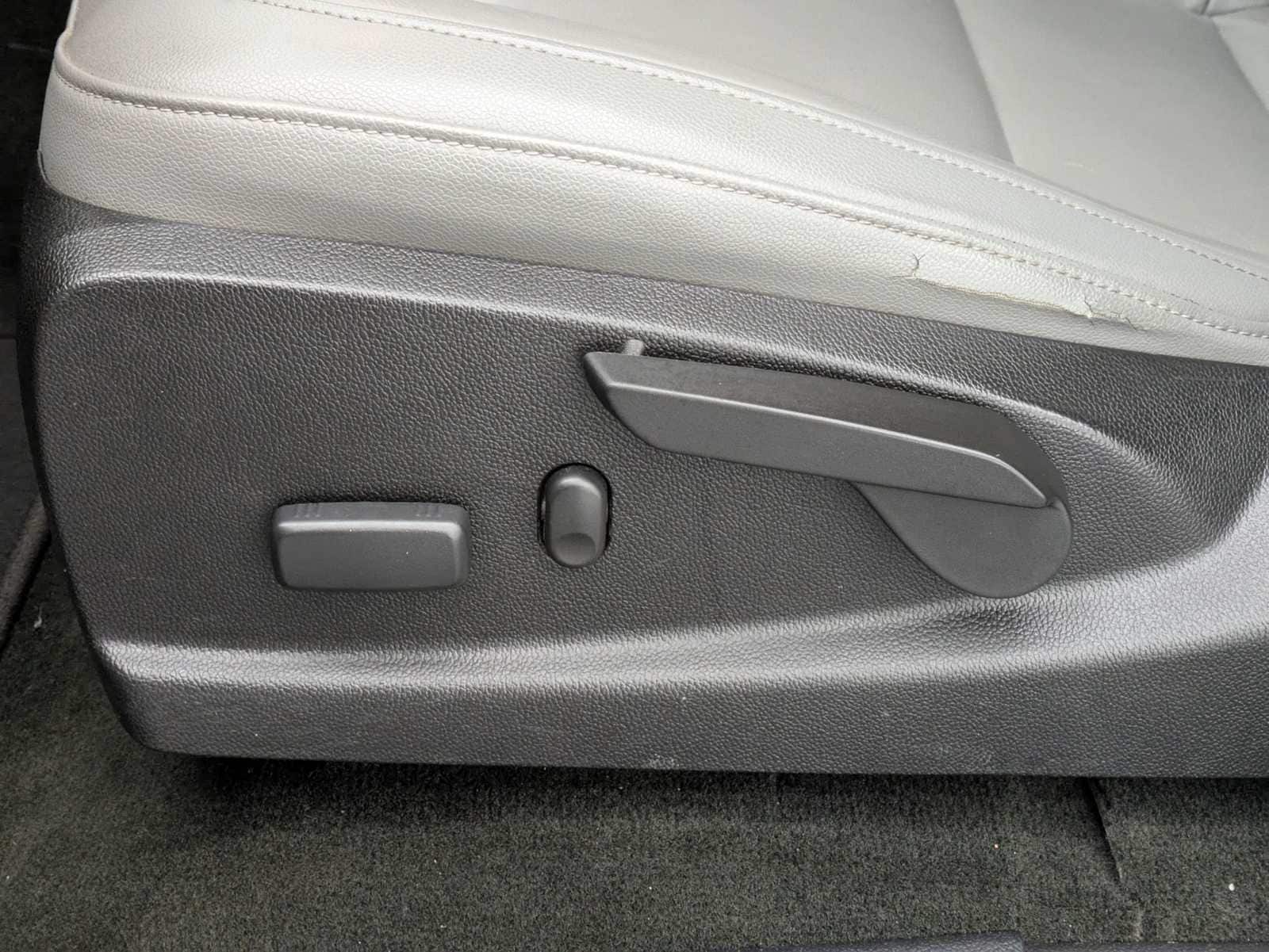 Thumbnail: 2017 Chevrolet Colorado - 18