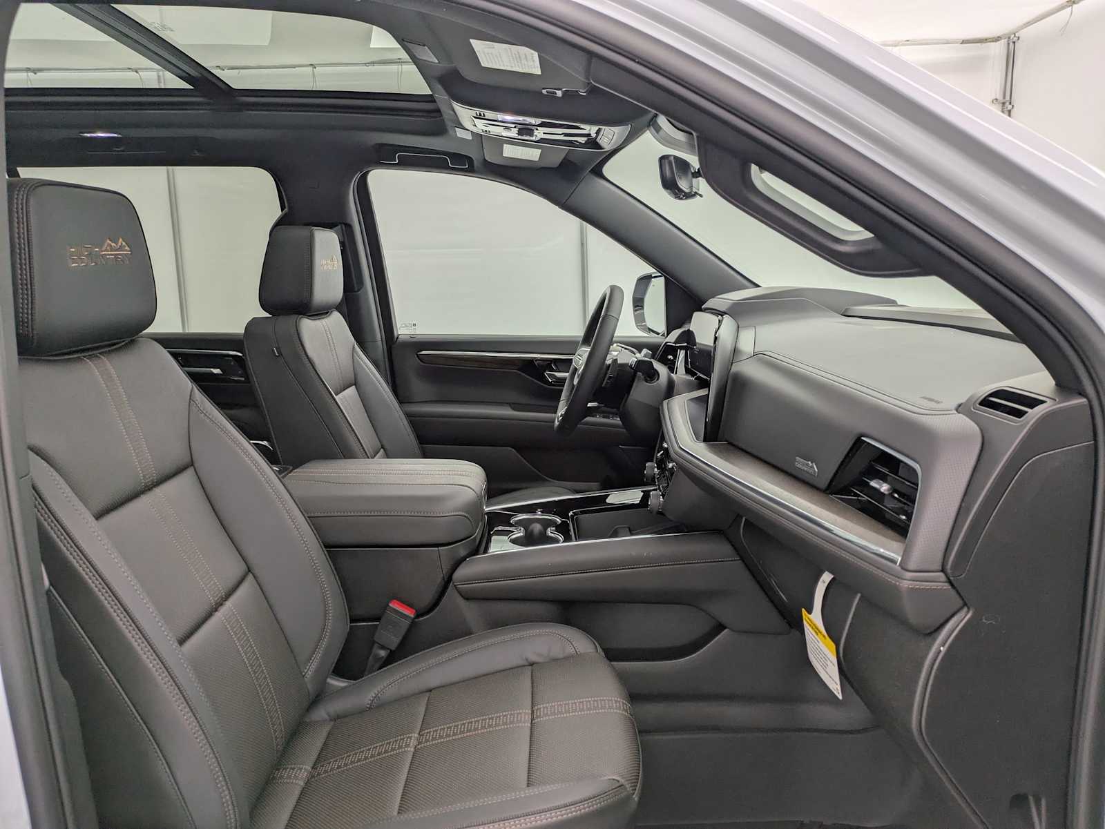Thumbnail: 2026 Chevrolet Suburban - 23
